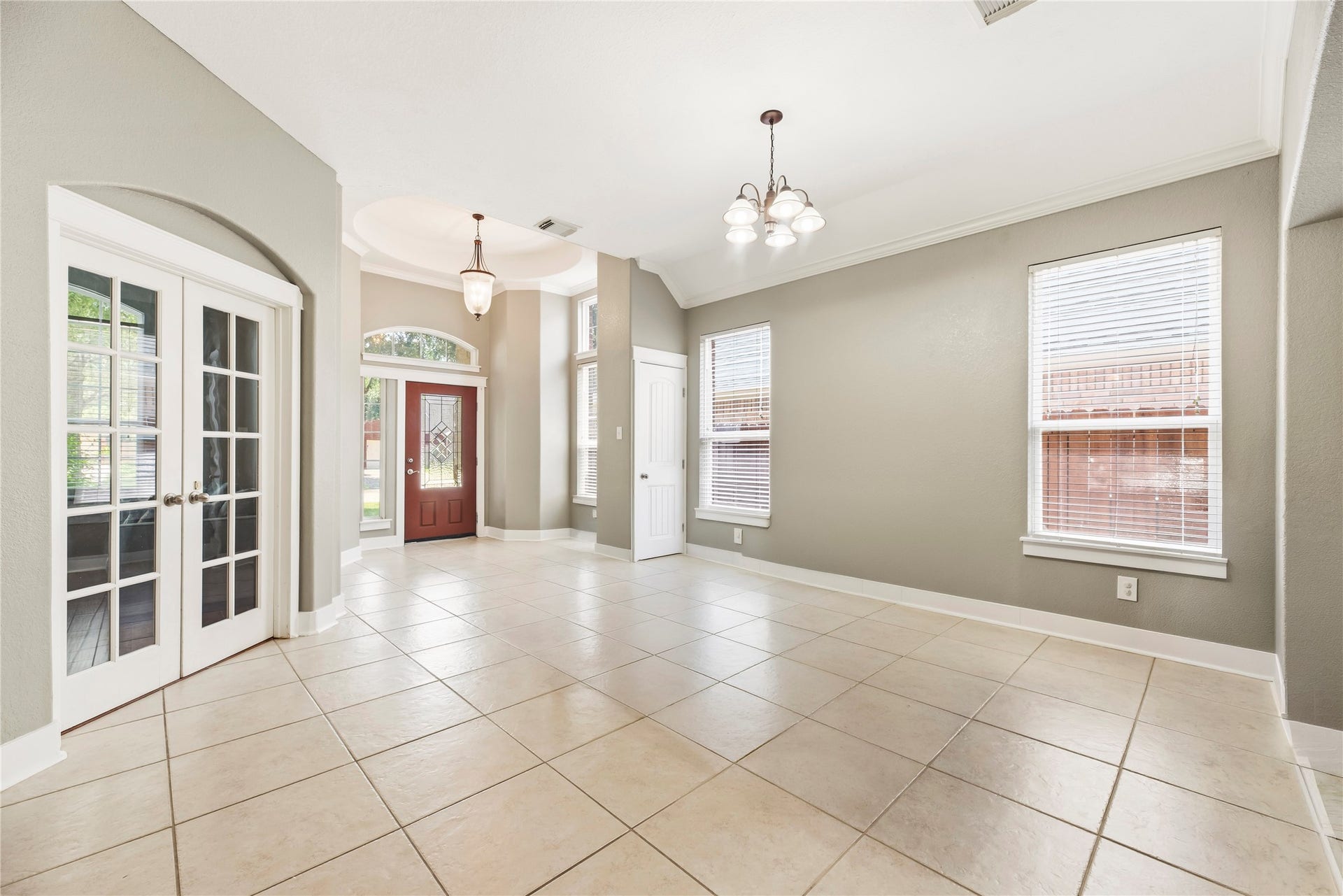 20918 Field Manor Lane, Katy, TX 77450 natural light set the tone for this beautiful home.