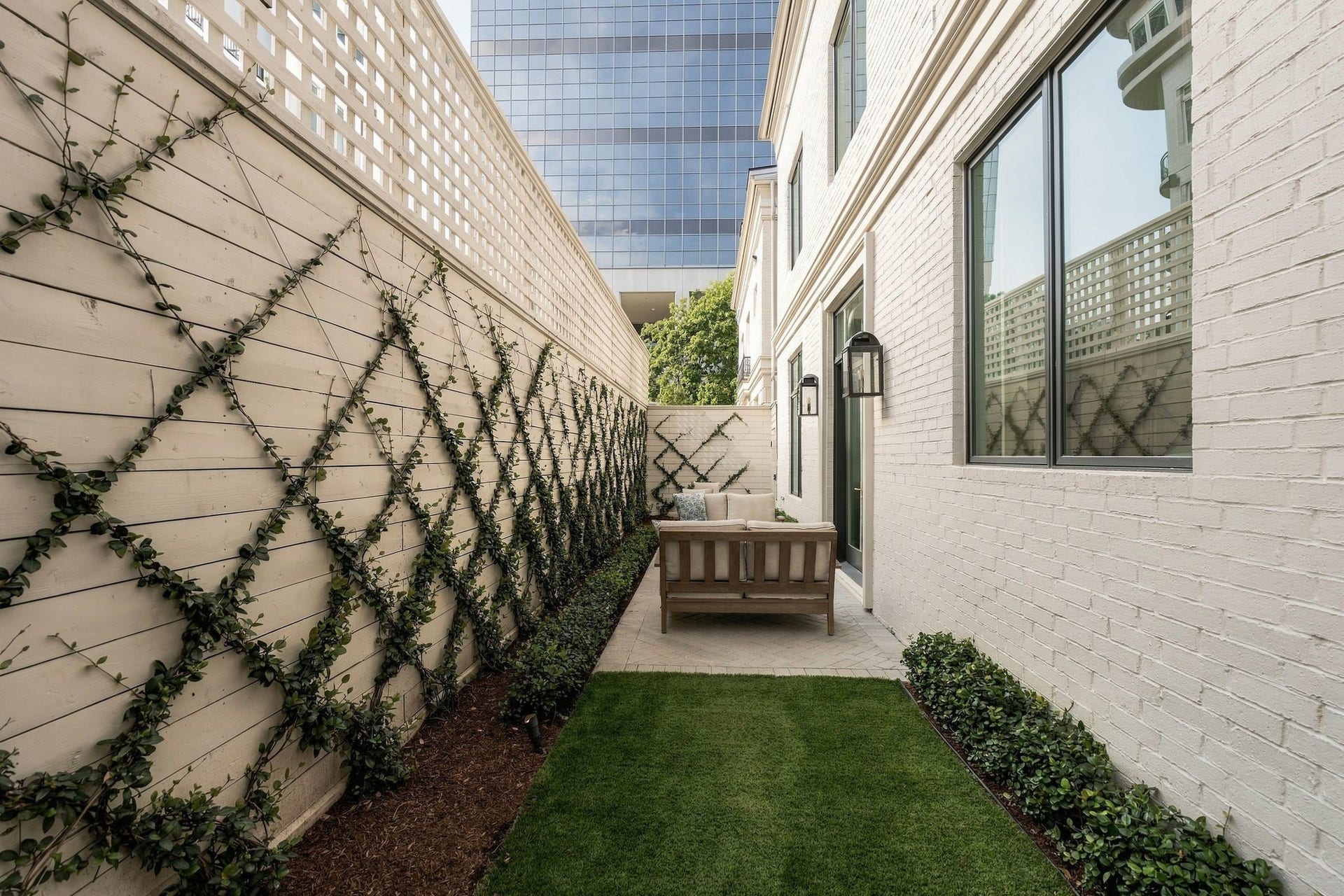 7 Wentworth Gate Path, Houston, TX 77027 7 Wentworth Gate Path, Houston, TX 77027
