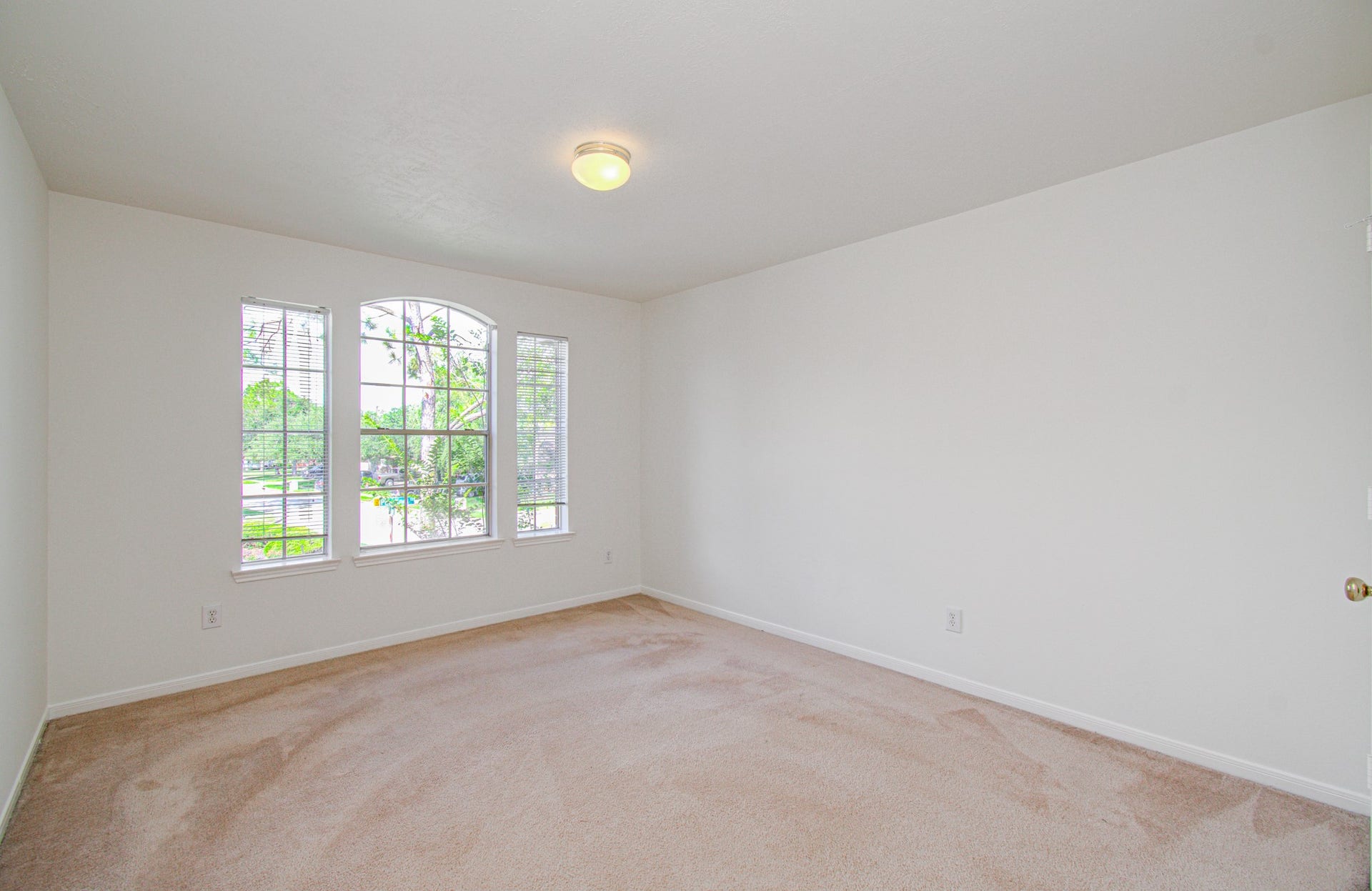 1402 Pine Knot Court, Pearland, TX 77581 Another view of bedroom #5.