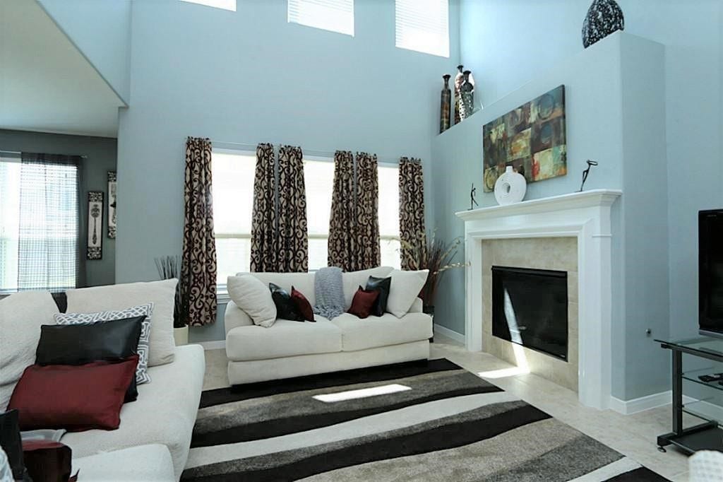 Spacious family room