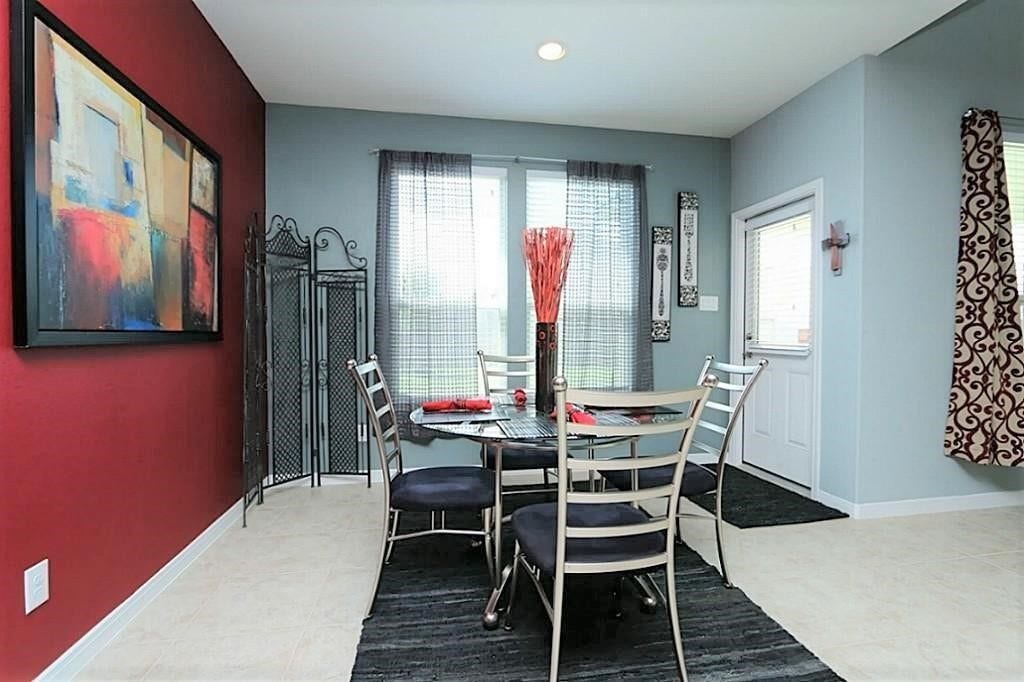 Breakfast nook next to kitchen