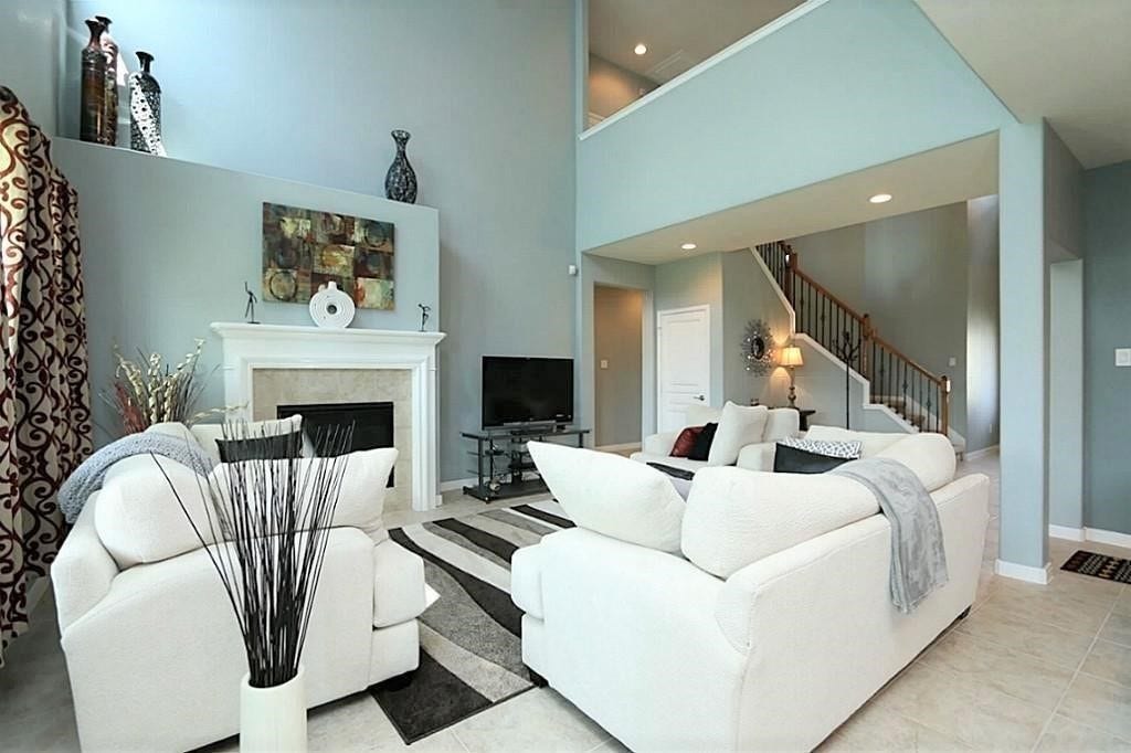 Family room with high ceiling