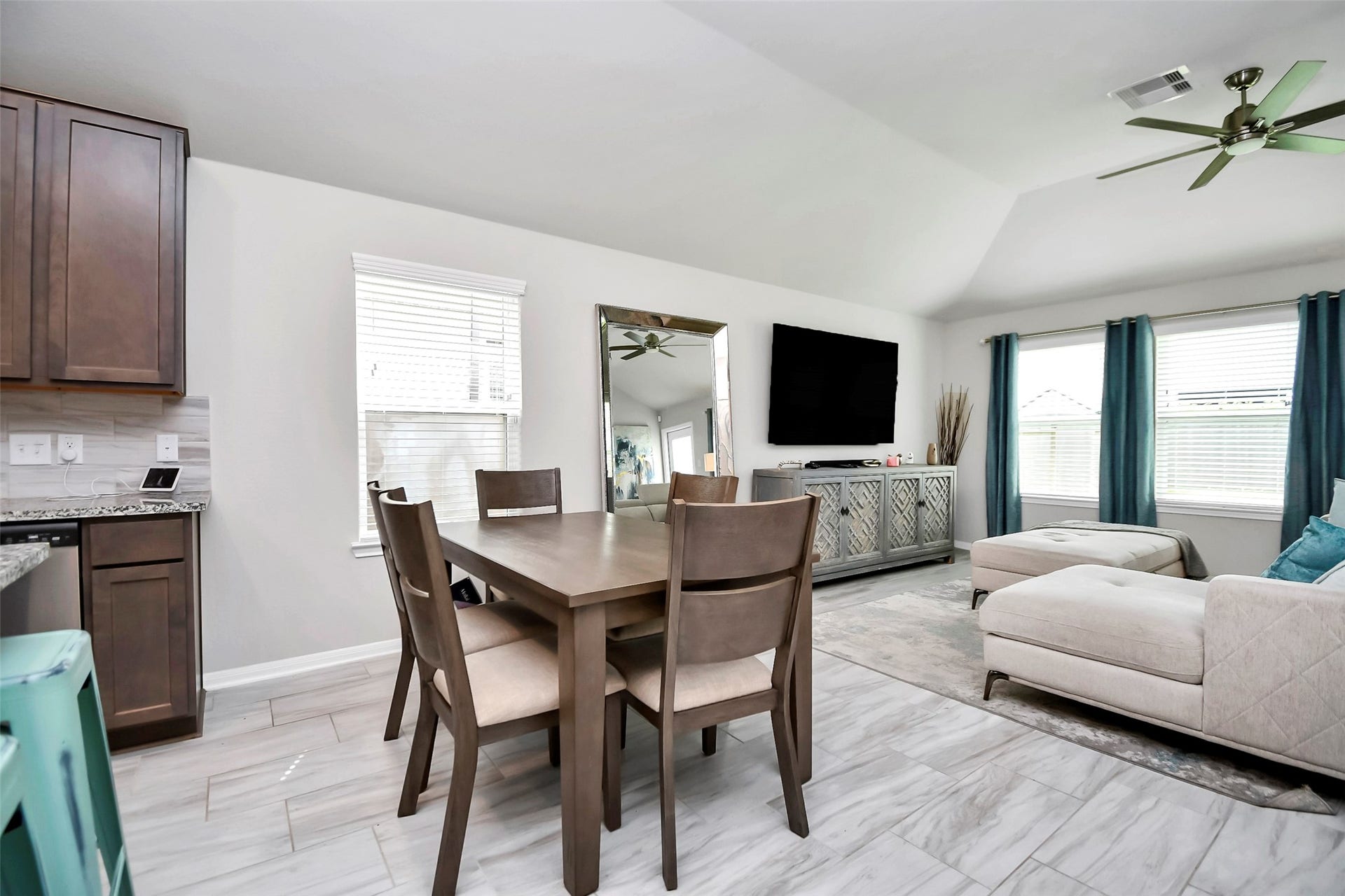 14506 Tundra Swan Drive, Houston, TX 77049 14506 Tundra Swan Drive, Houston, TX 77049