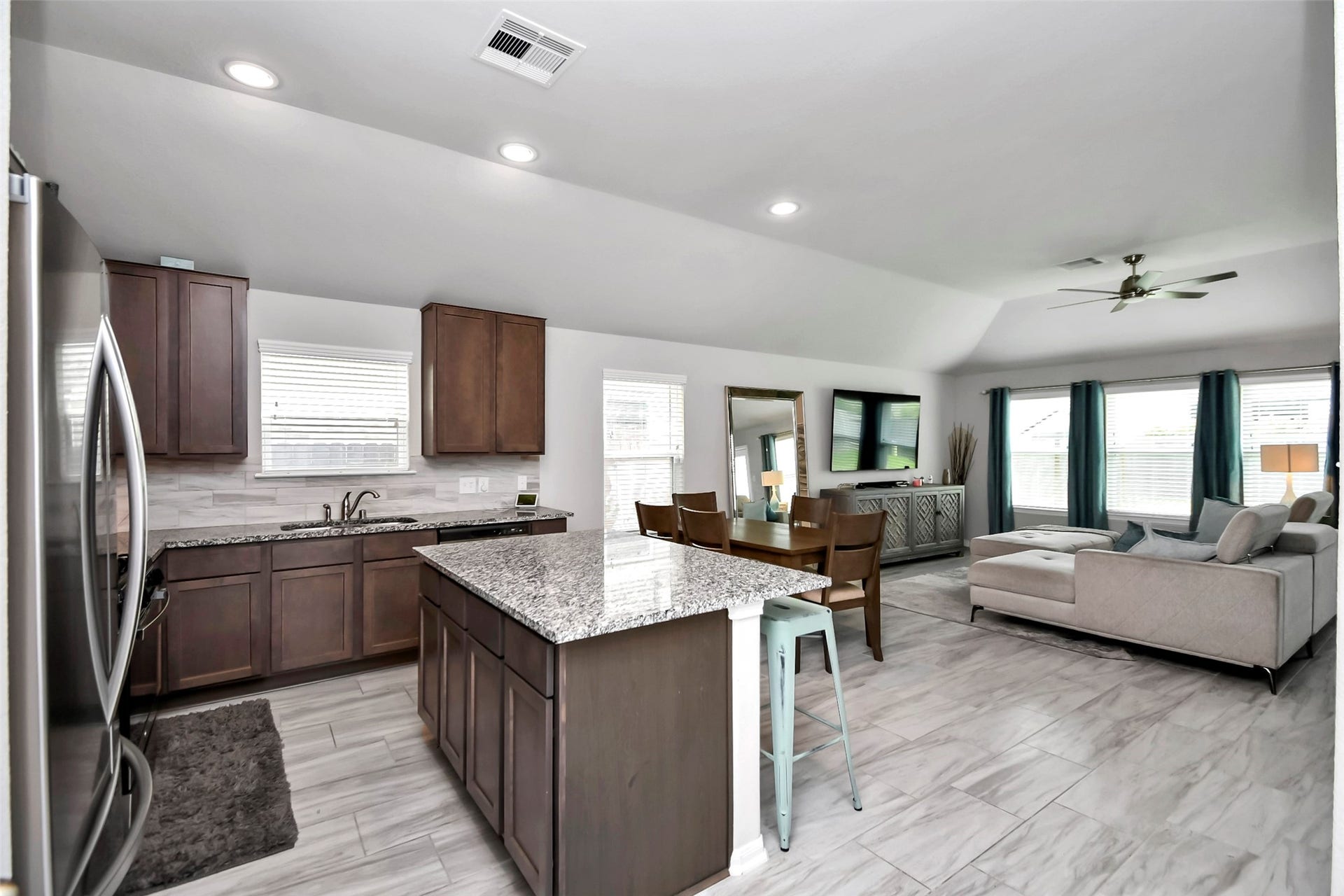 14506 Tundra Swan Drive, Houston, TX 77049 14506 Tundra Swan Drive, Houston, TX 77049