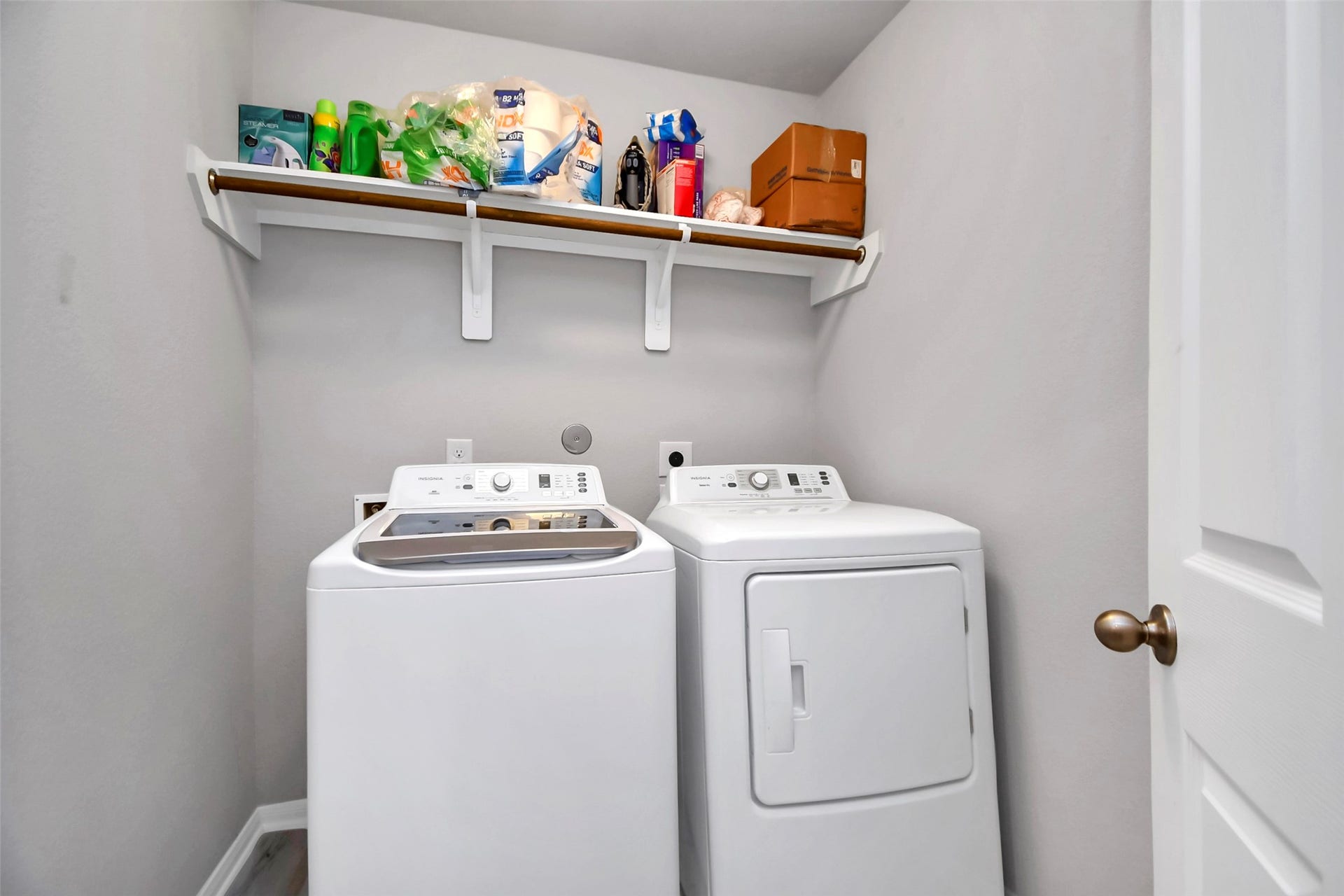 14506 Tundra Swan Drive, Houston, TX 77049 Washer & Dryer Included
