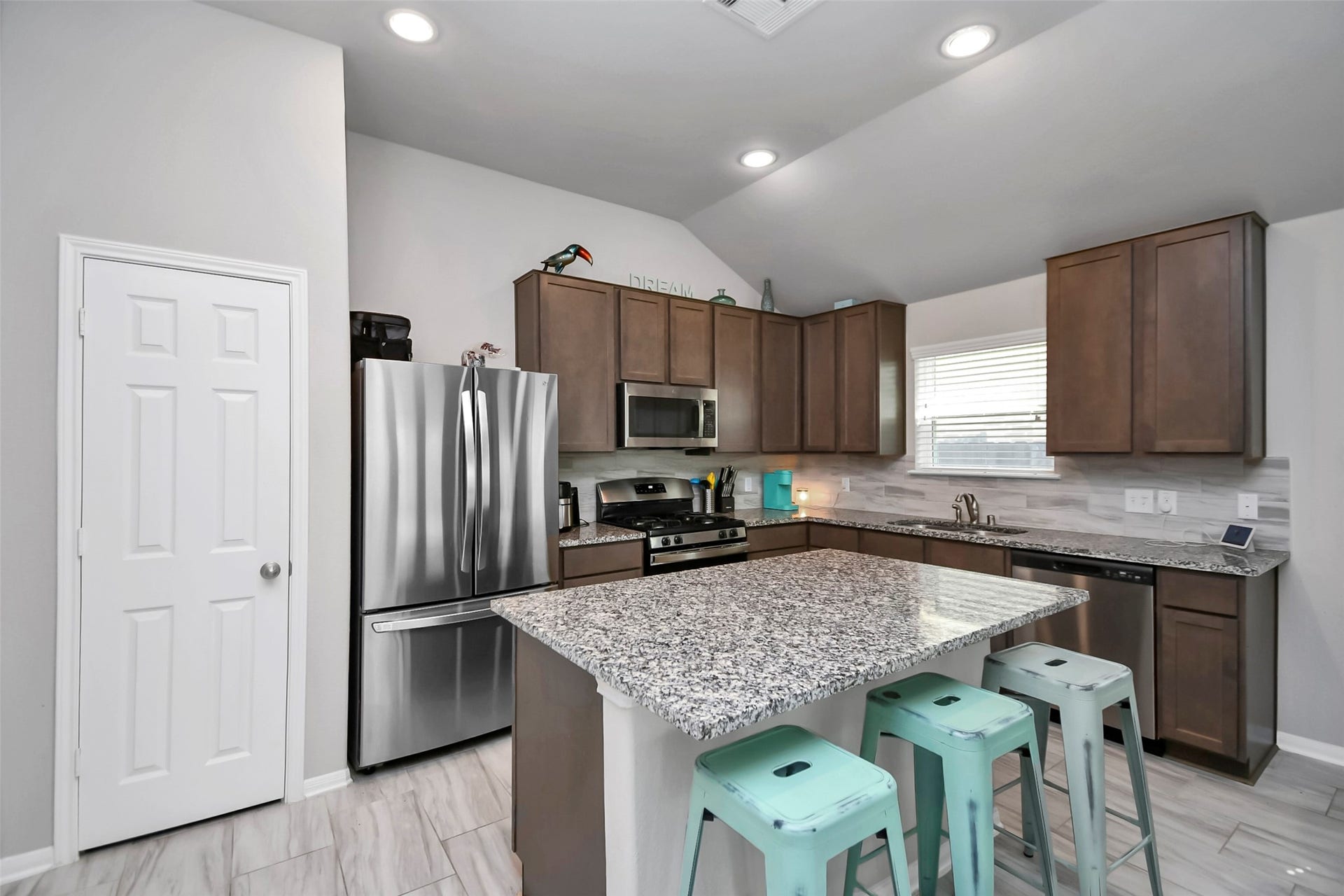 14506 Tundra Swan Drive, Houston, TX 77049 14506 Tundra Swan Drive, Houston, TX 77049