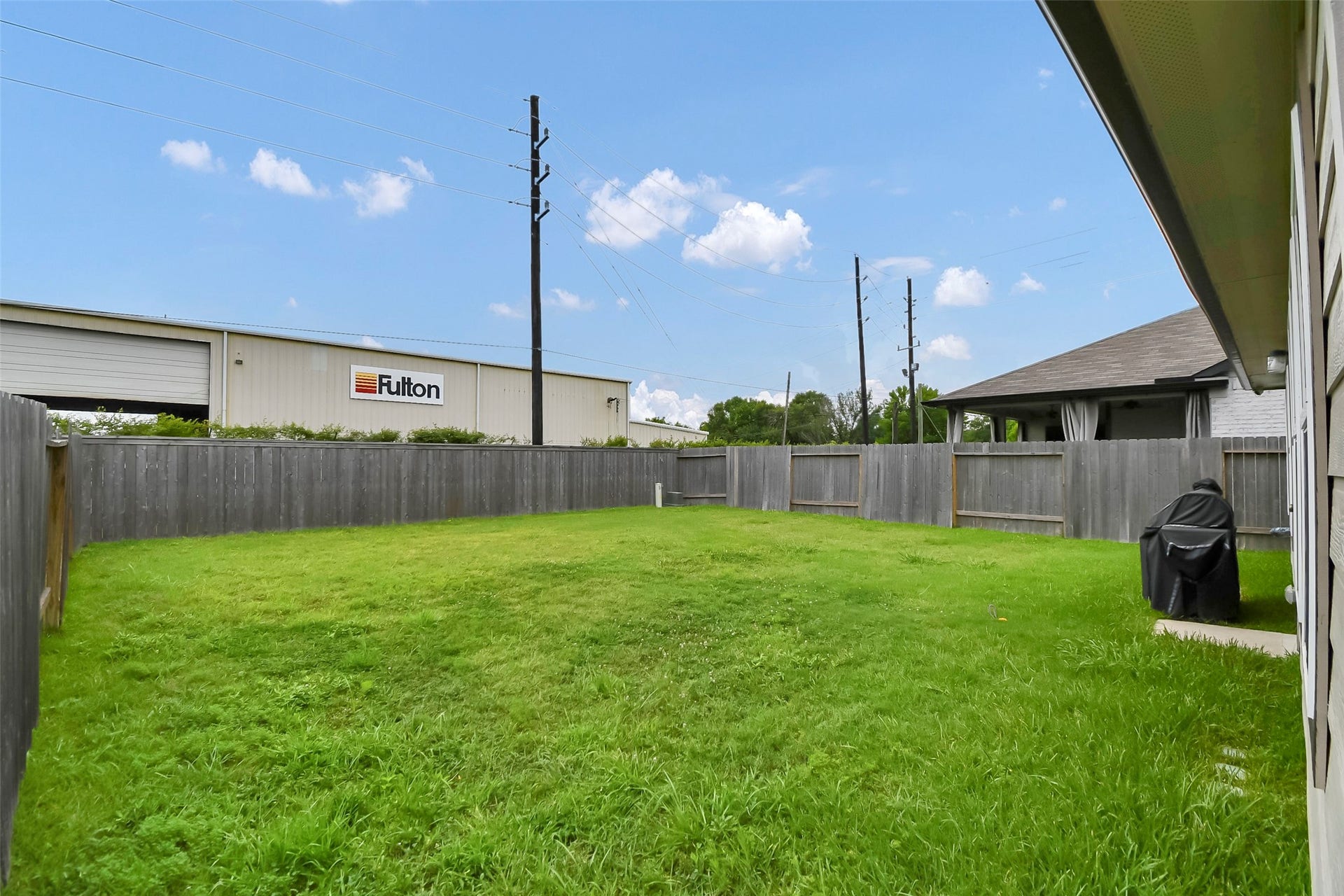 14506 Tundra Swan Drive, Houston, TX 77049 Great size back yard