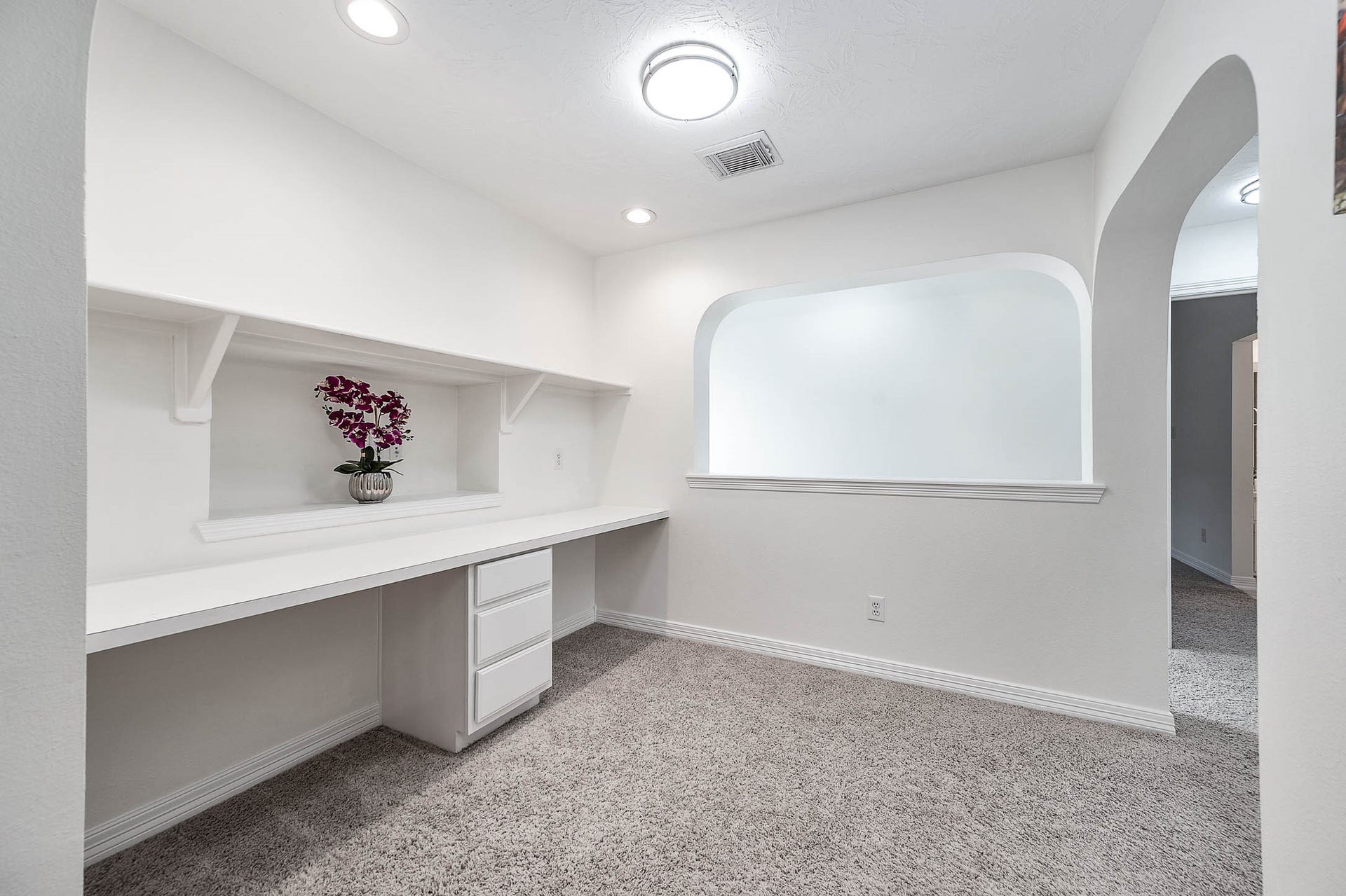 12119 Cielio Bay Lane, Houston, TX 77041 Secondary office desk upstairs
