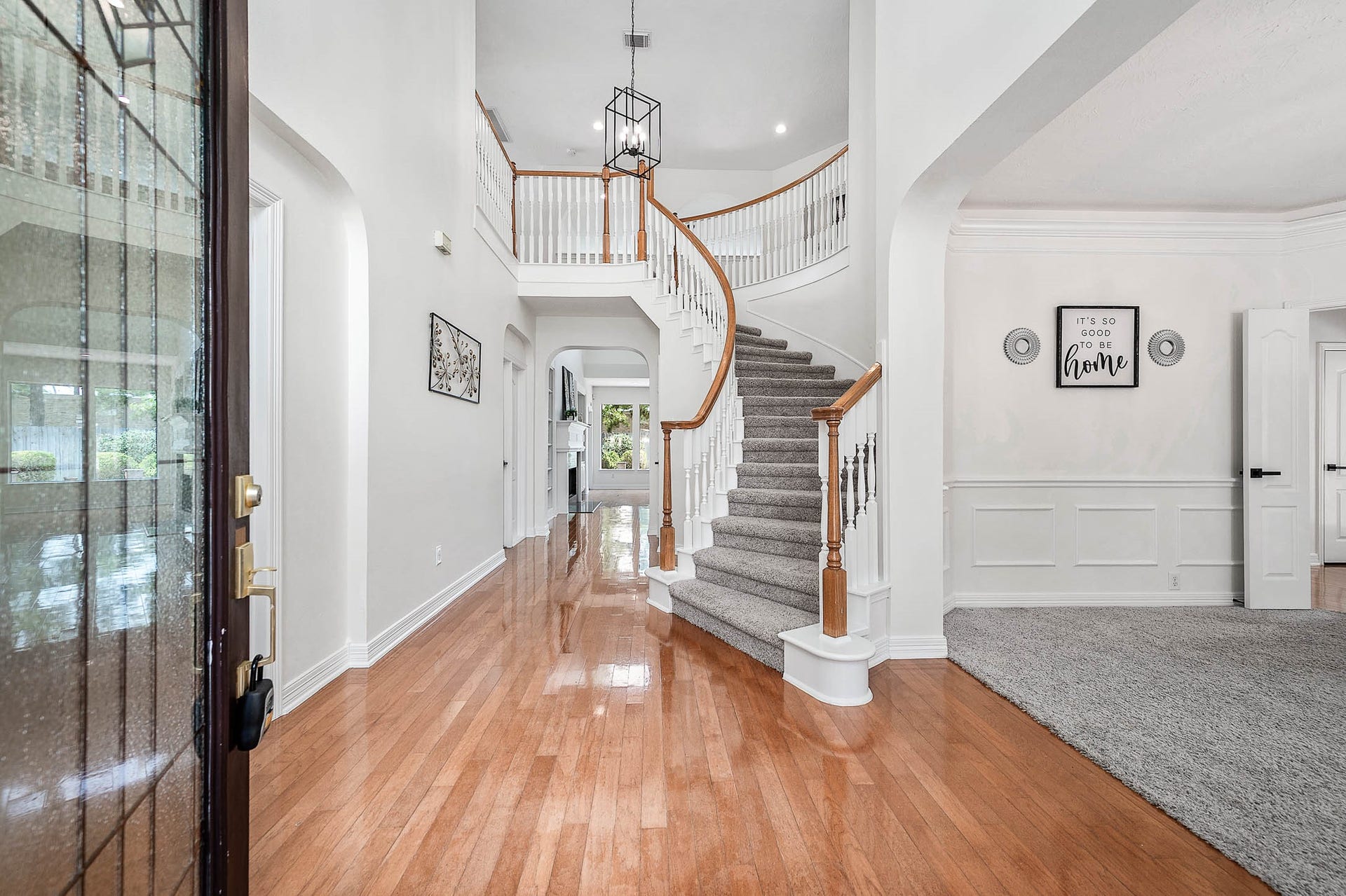 12119 Cielio Bay Lane, Houston, TX 77041 Welcome to this beautiful high ceiling home with many upgrades that were recently done