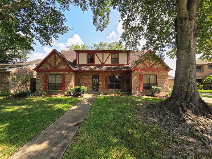 Property photo for 2310 Deer Meadow Drive, Missouri City, TX