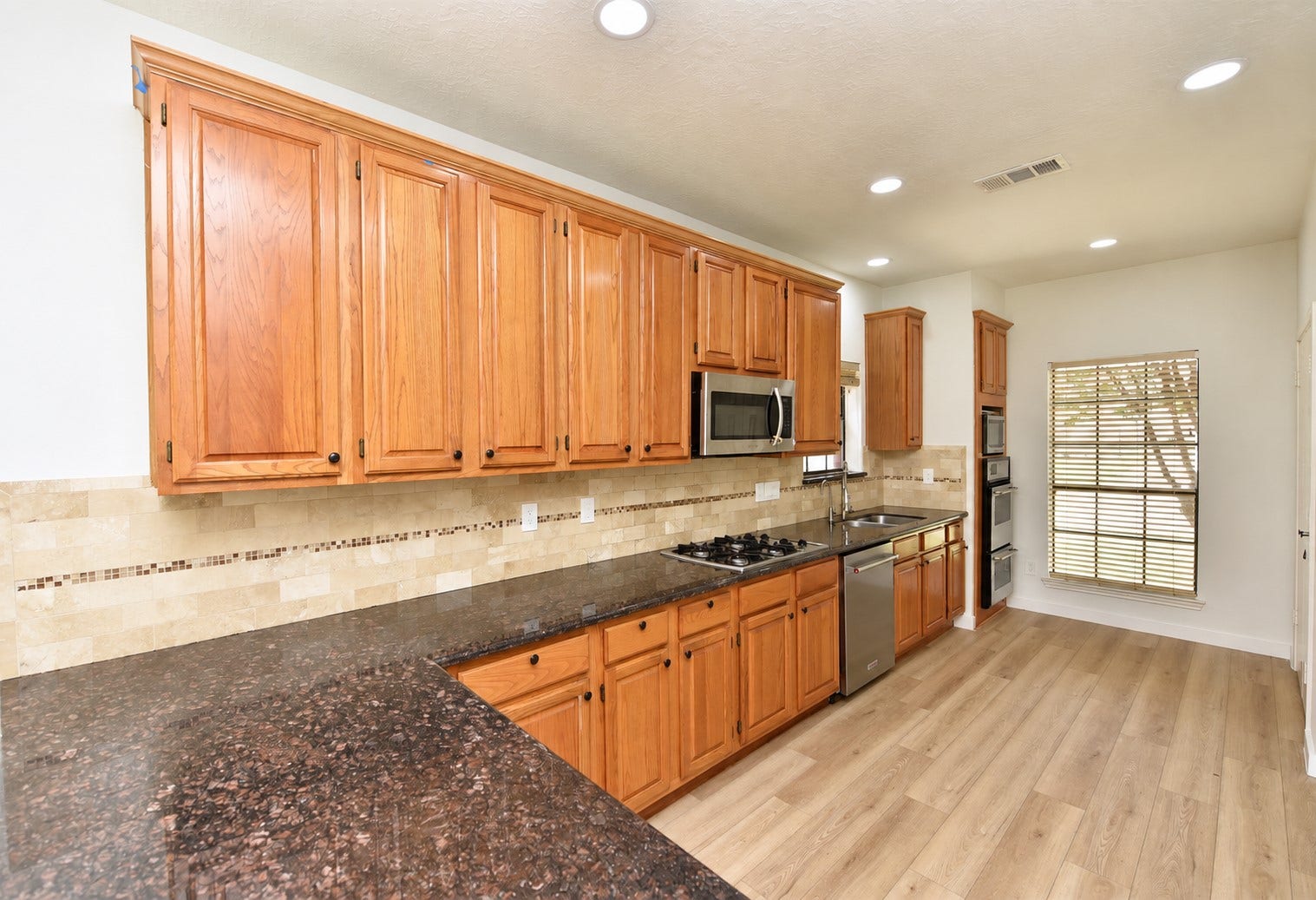 1110 Lake Estates Drive, Sugar Land, TX 77498