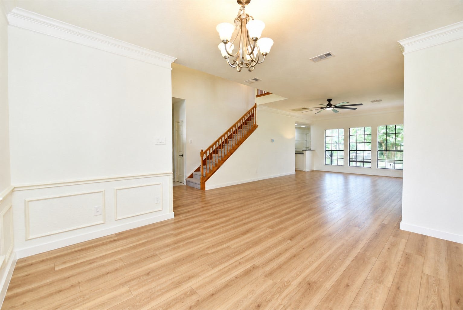 1110 Lake Estates Drive, Sugar Land, TX 77498