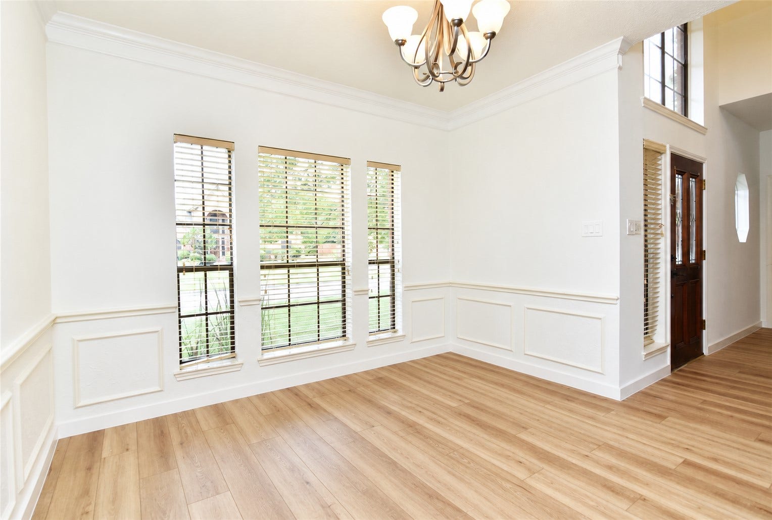 1110 Lake Estates Drive, Sugar Land, TX 77498