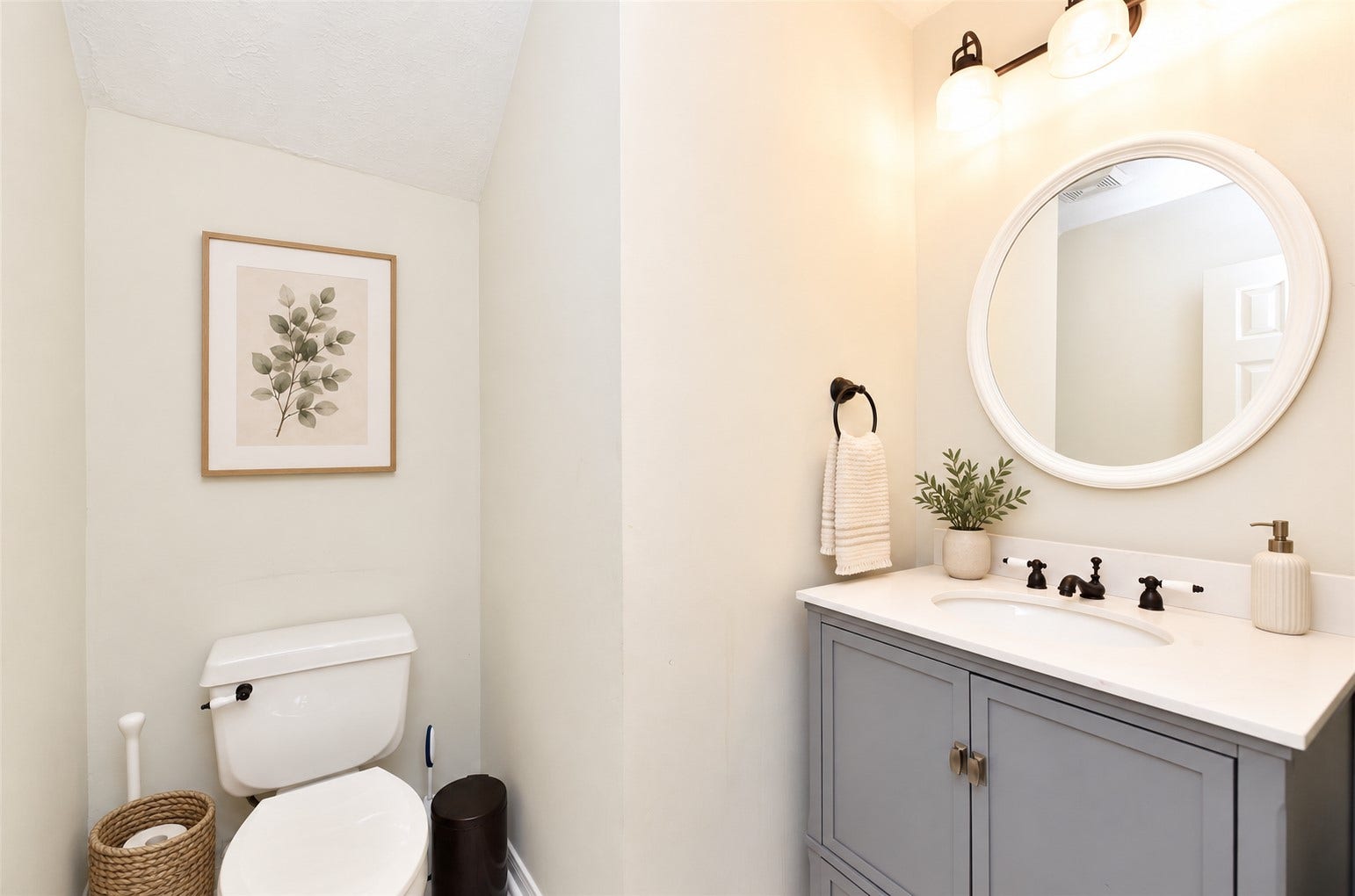 1110 Lake Estates Drive, Sugar Land, TX 77498
