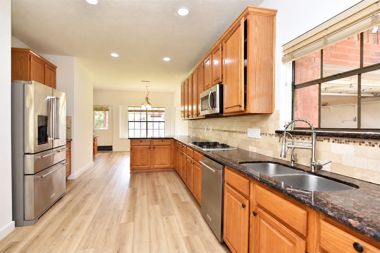 1110 Lake Estates Drive, Sugar Land, TX 77498