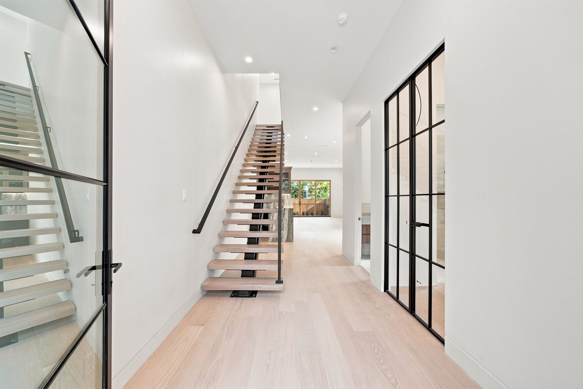 3023 Nottingham Street, West University Place, TX 77005 The home features soaring ceilings and amazing natural light throughout.