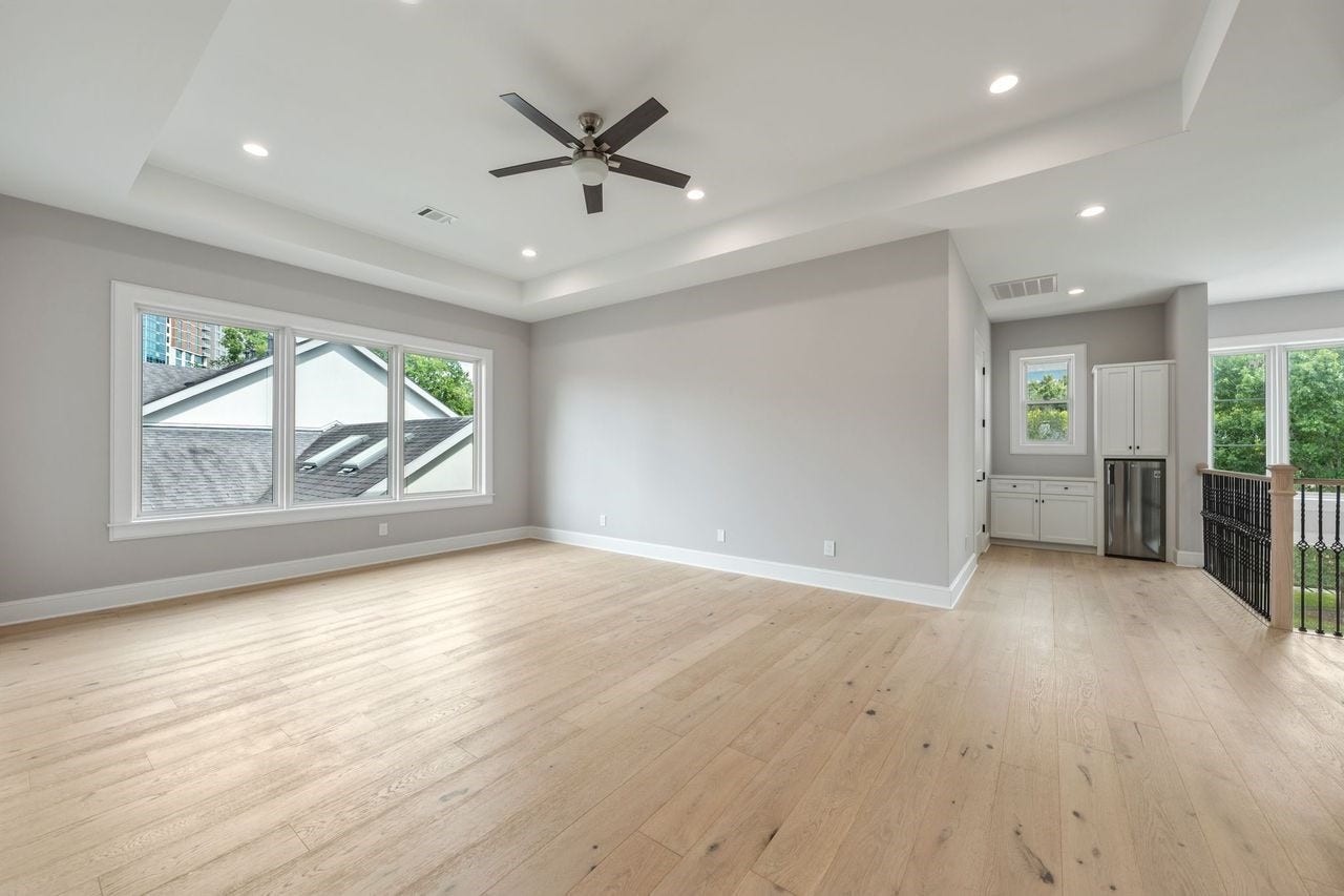 2046 MacArthur Street, Houston, TX 77030 Game Room with beverage center