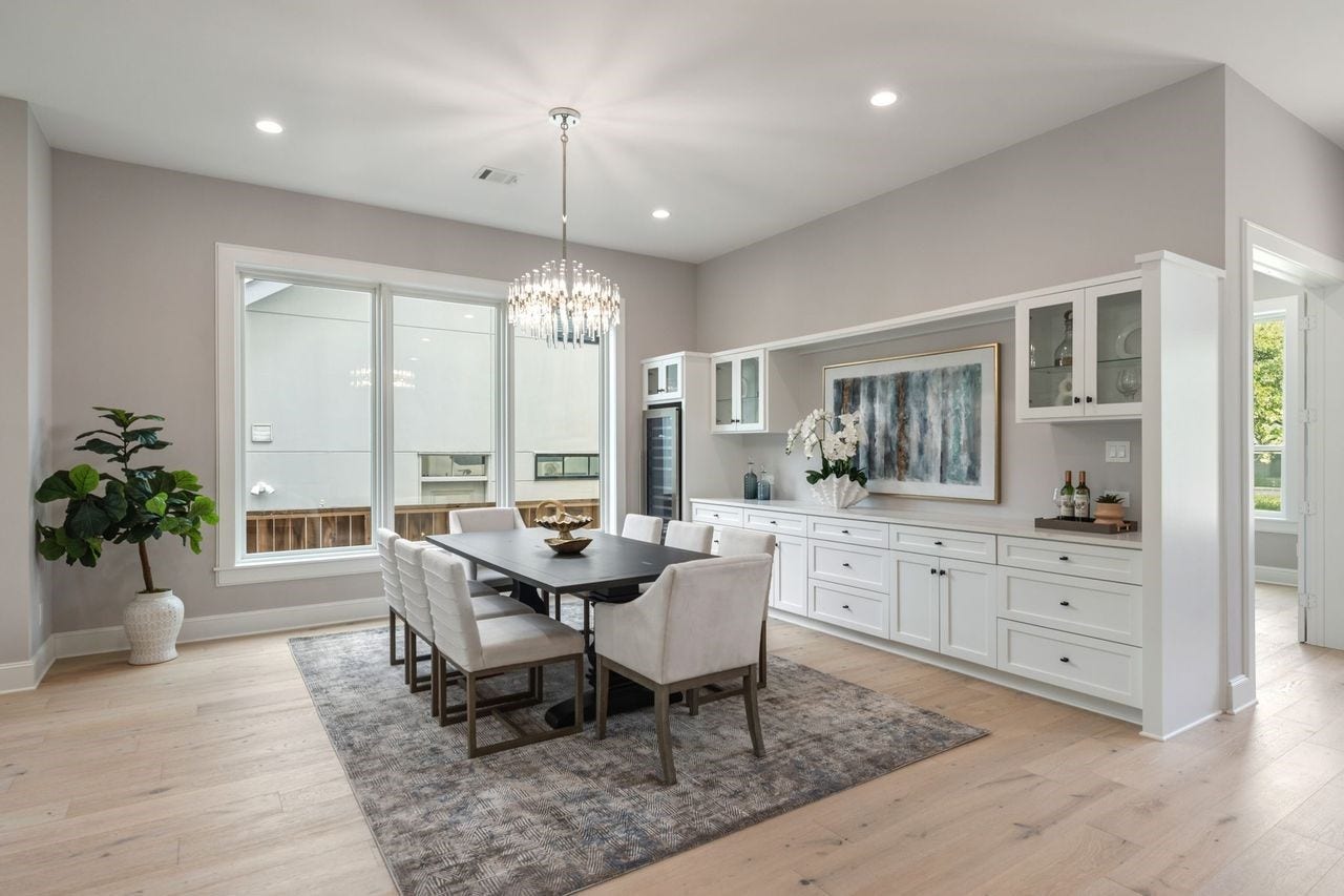 2046 MacArthur Street, Houston, TX 77030 Dining Room