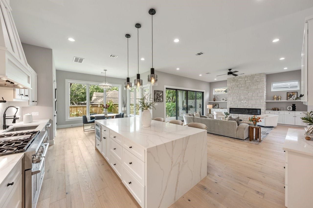 2046 MacArthur Street, Houston, TX 77030 Kitchen/View 2