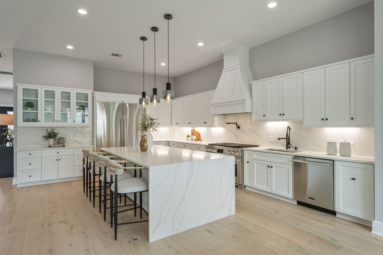 2046 MacArthur Street, Houston, TX 77030 Kitchen/View 3