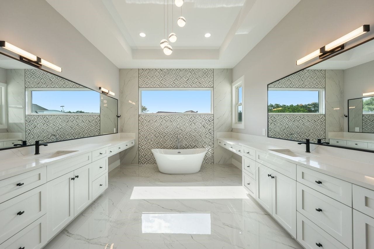2046 MacArthur Street, Houston, TX 77030 Primary Bathroom/View 2