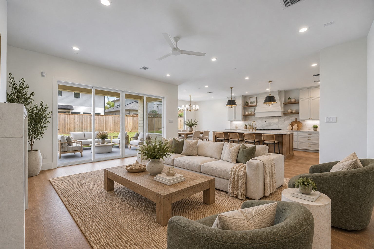 1726 Saxon Drive, Houston, TX 77018 Sophisticated, inviting, and beautifully executed.