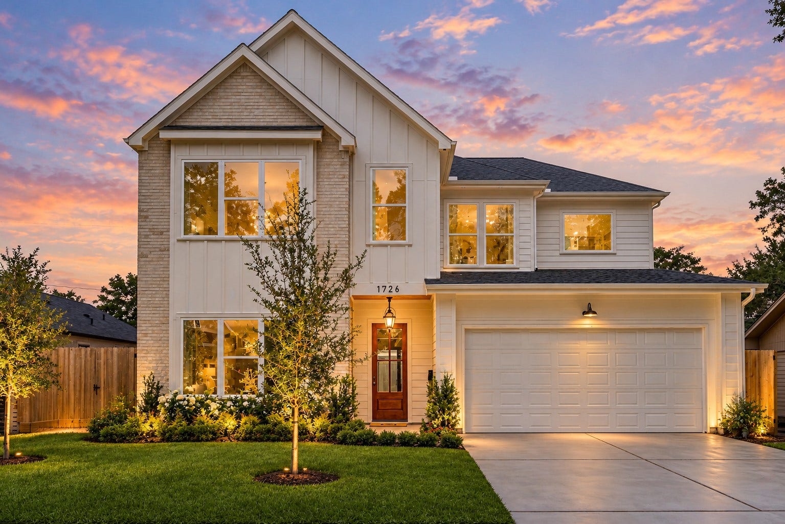 1726 Saxon Drive, Houston, TX 77018 Welcome to 1726 Saxon Drive! Freshly completed with options to customize paint and lighting.