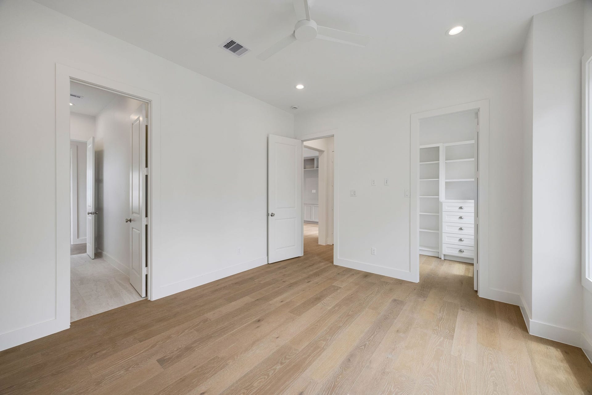 1726 Saxon Drive, Houston, TX 77018 Alt view of secondary bedroom showing the generous closet space and thoughtful built-ins.