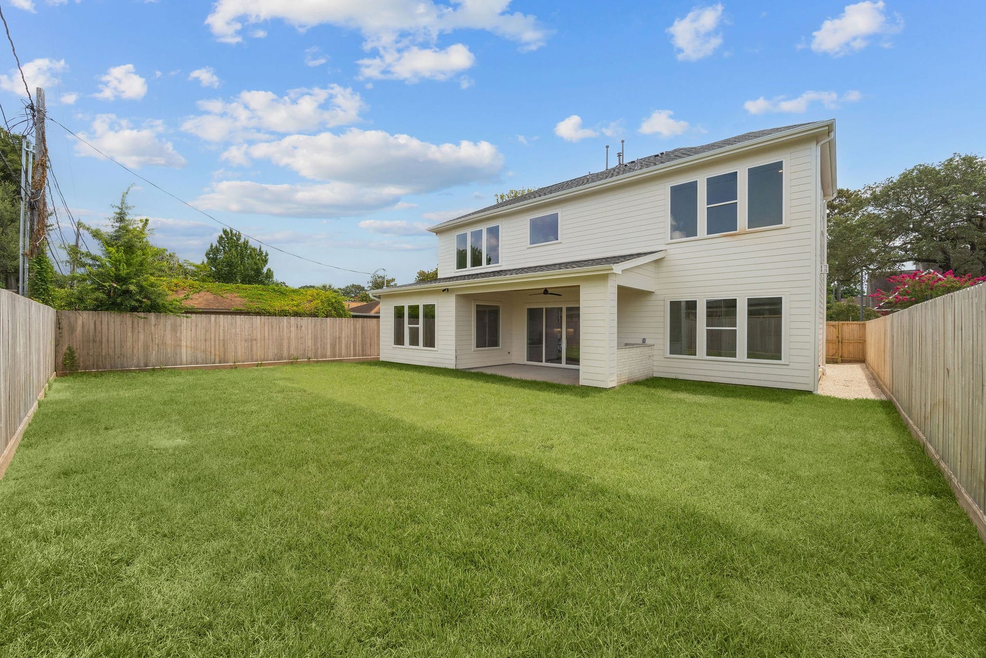 1726 Saxon Drive, Houston, TX 77018 Set on a quiet, tree-lined street in the heart of Oak Forest with ample yard space and enough room for a large pool.