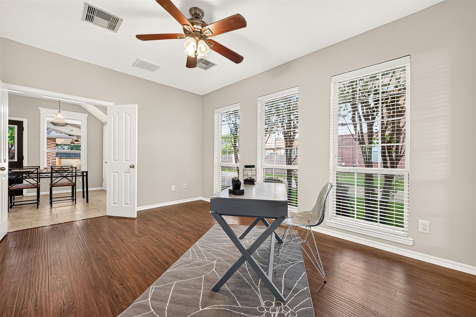11603 Island Breeze Street, Pearland, TX 77584 Spacious and bright home office