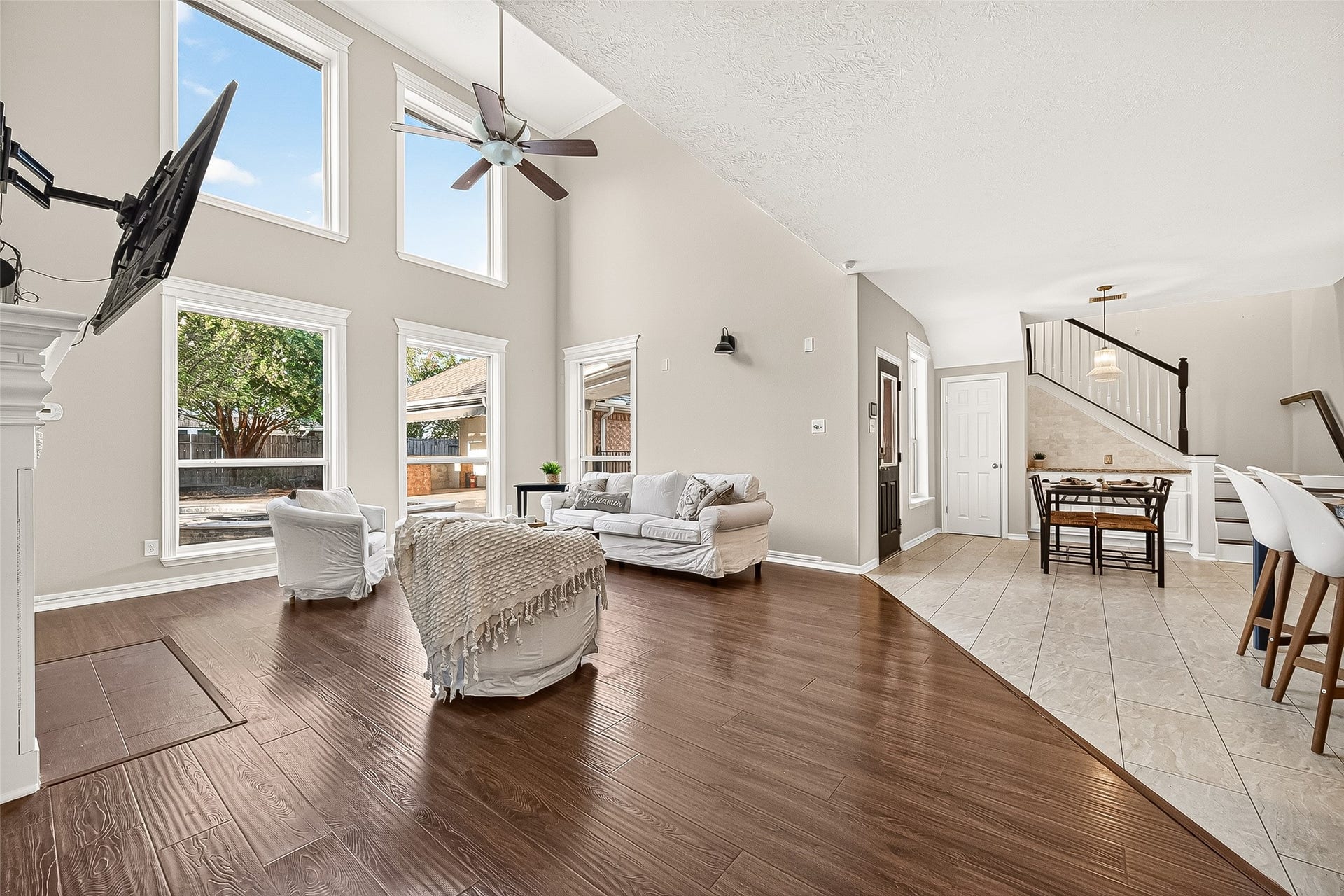 11603 Island Breeze Street, Pearland, TX 77584 Bright and open family room has lots of space, tons of natural light, and ready for a party!