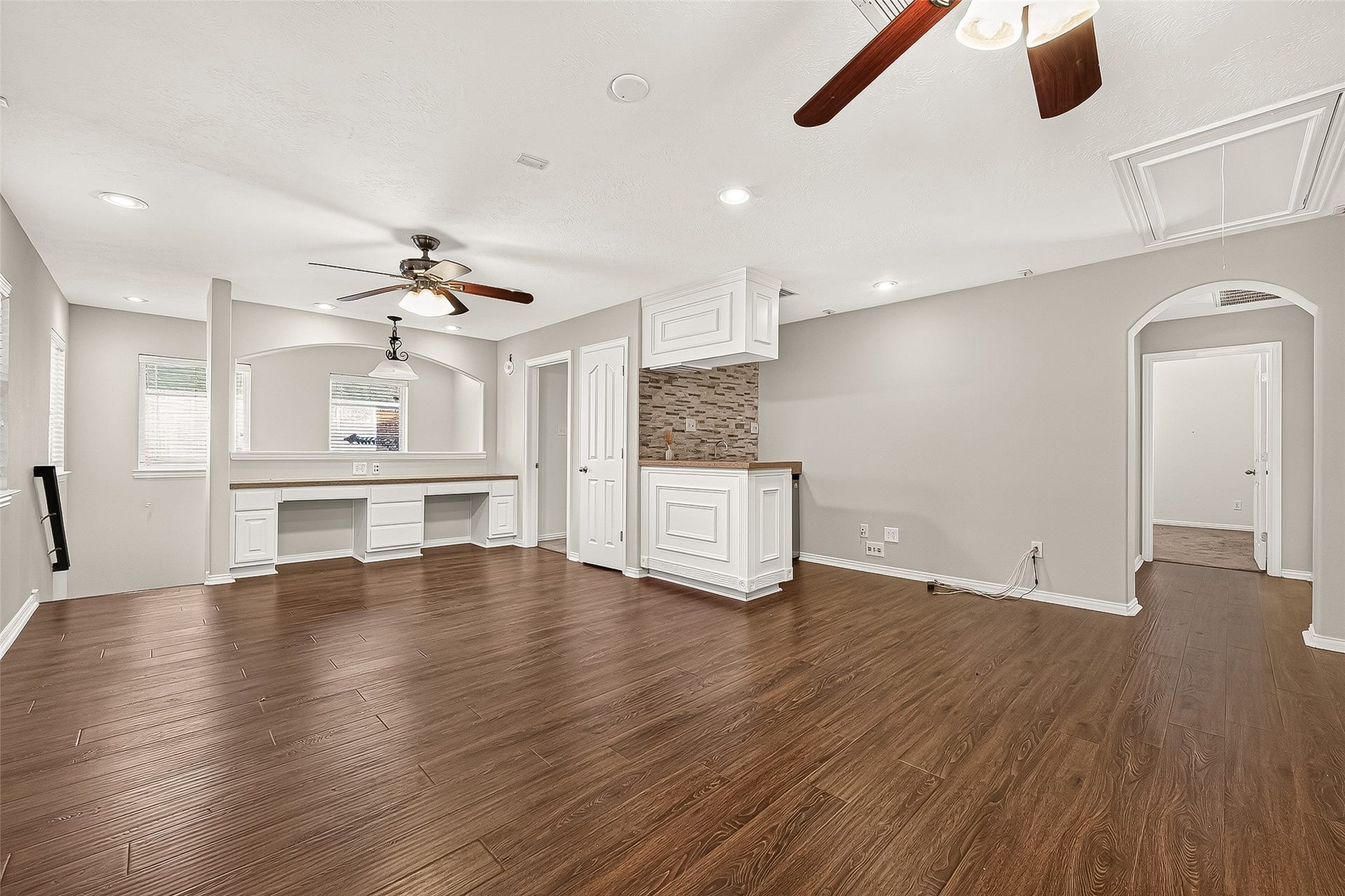 11603 Island Breeze Street, Pearland, TX 77584 Game room with built in desks and wet bar