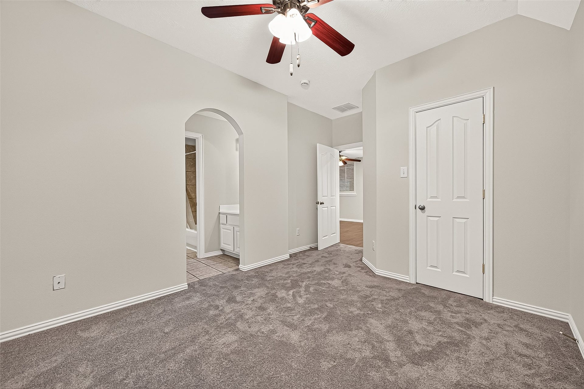 11603 Island Breeze Street, Pearland, TX 77584 4 of 4 guest rooms
