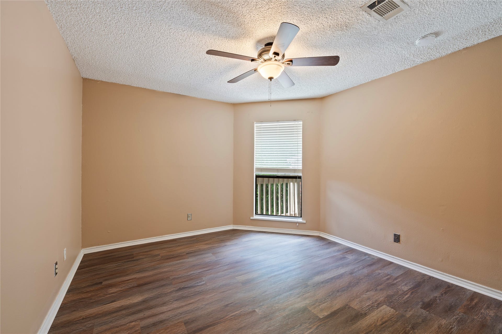 2501 Gulf Freeway, #6A, Dickinson, TX 77539 Secondary Bedroom