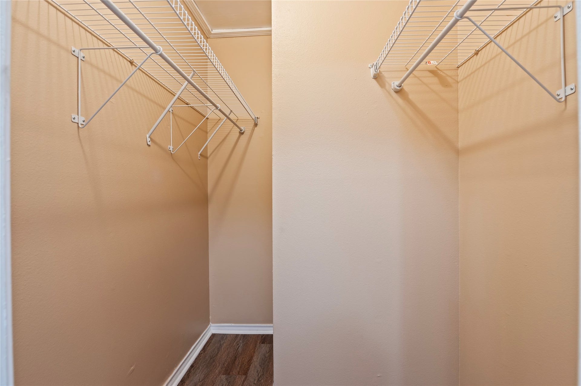 2501 Gulf Freeway, #6A, Dickinson, TX 77539 Primary Walk in Closet