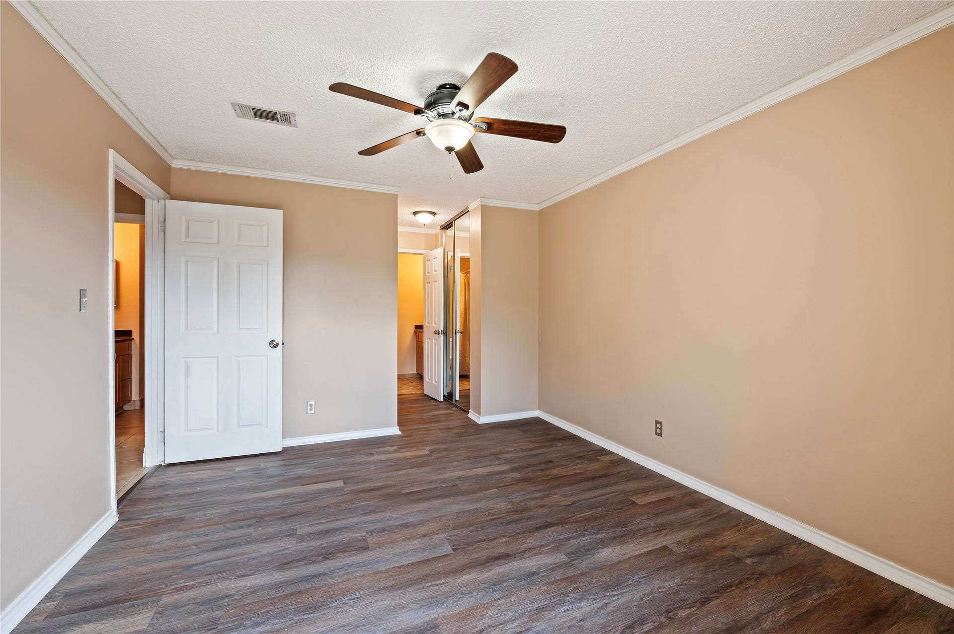 2501 Gulf Freeway, #6A, Dickinson, TX 77539 Primary Bedroom