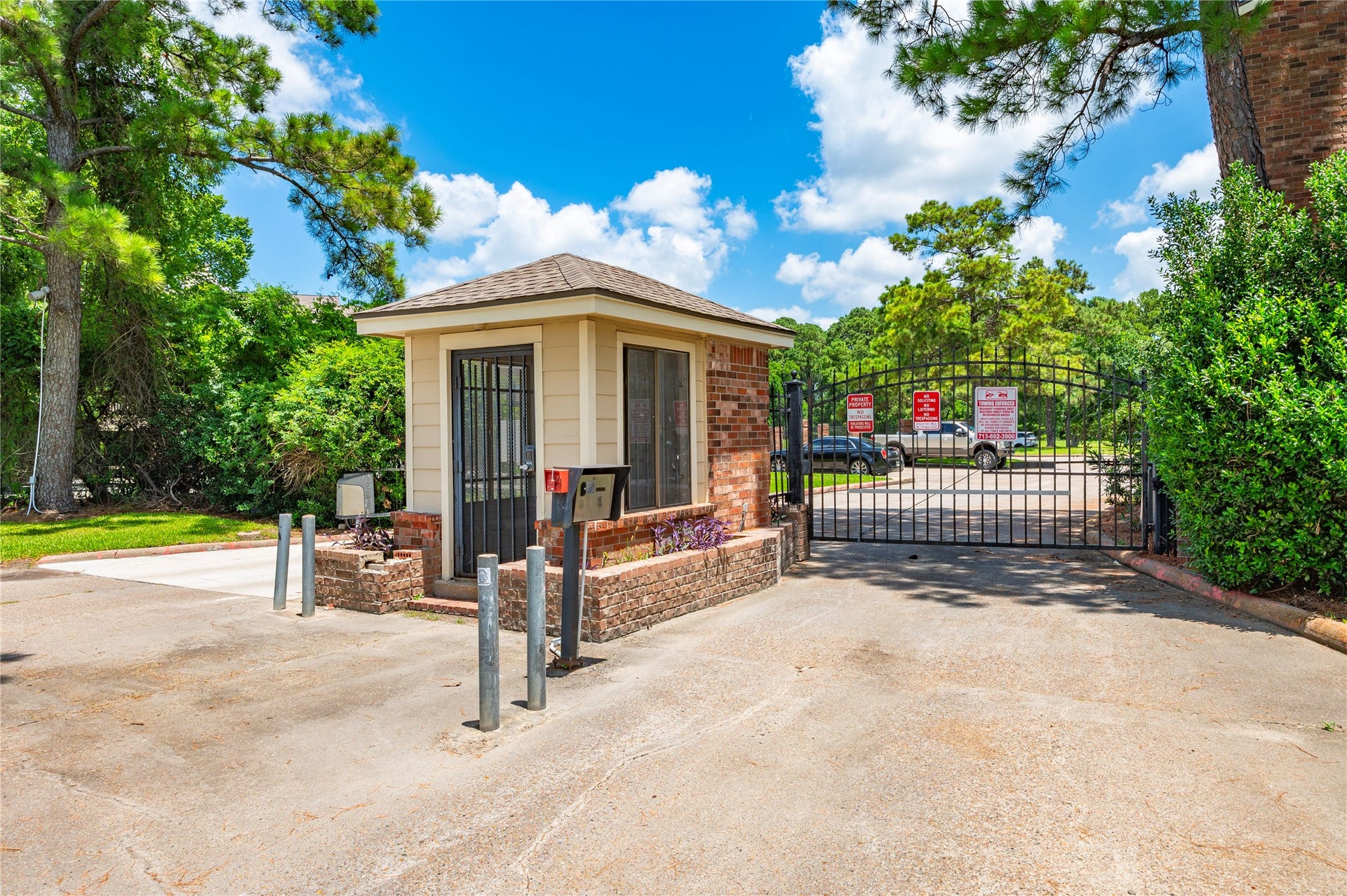 2501 Gulf Freeway, #6A, Dickinson, TX 77539 Gated Entrance
