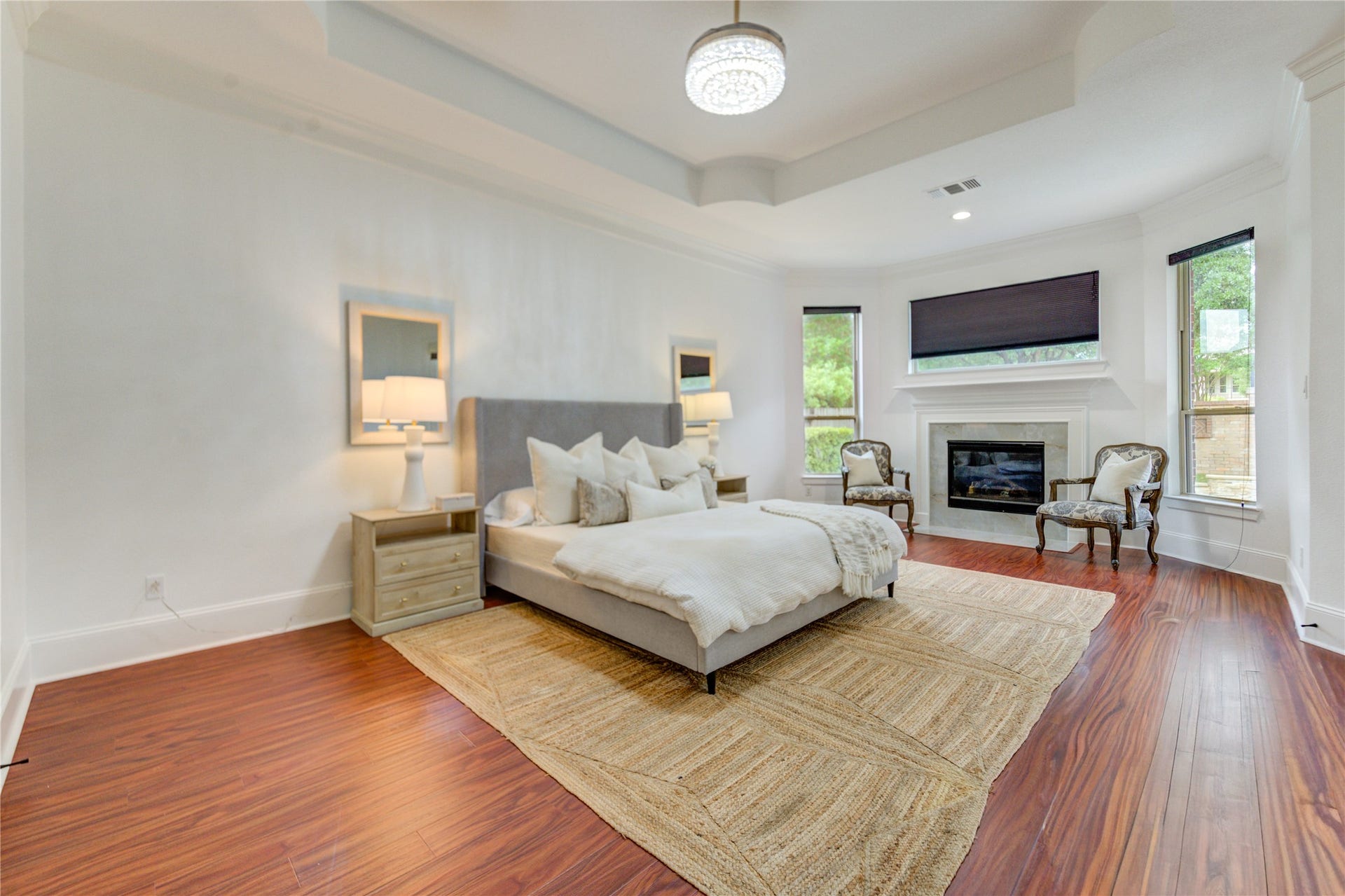 27715 Guthrie Ridge Ln, Katy, TX 77494 An expansive first-floor primary suite offering comfort and accessibility.