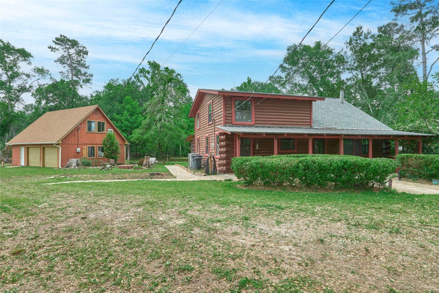 Property photo for 18233 Country Place Drive, Conroe, TX