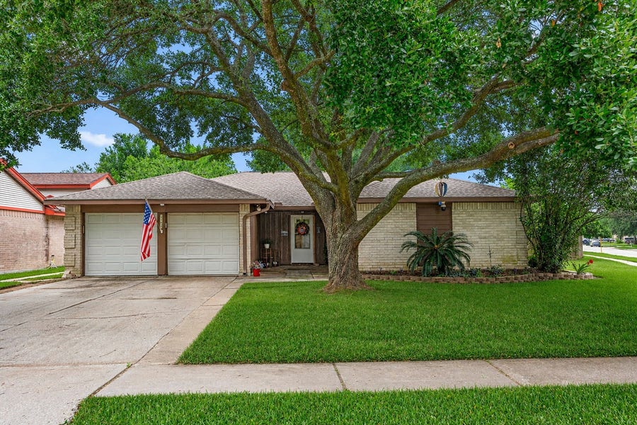 Property photo for 21302 Bridgepoint Lane, Spring, TX