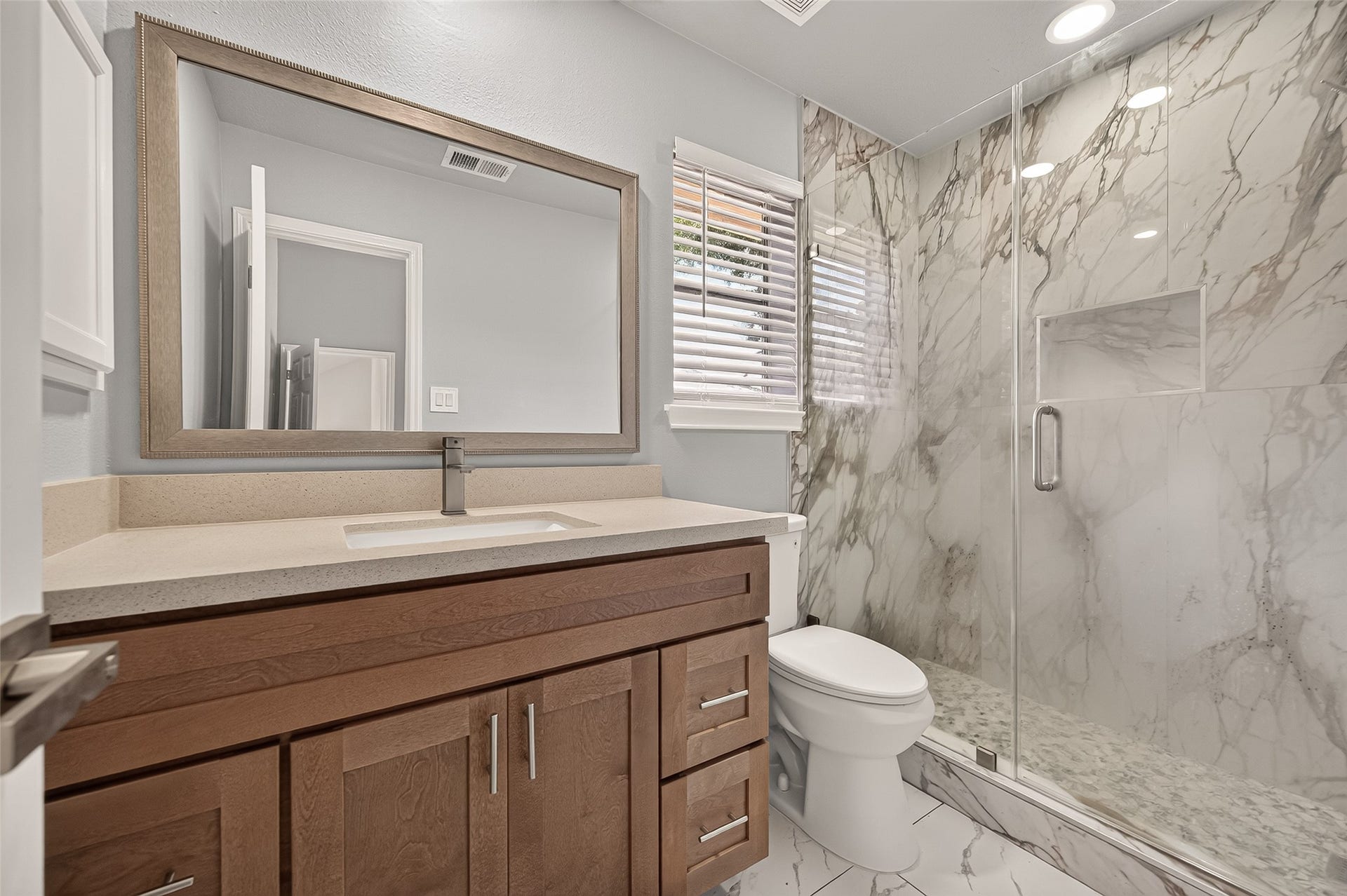 15522 Town Green Drive, Houston, TX 77083 15522 Town Green Drive, Houston, TX 77083