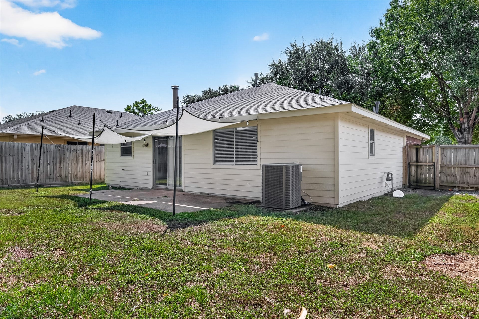 15522 Town Green Drive, Houston, TX 77083 15522 Town Green Drive, Houston, TX 77083