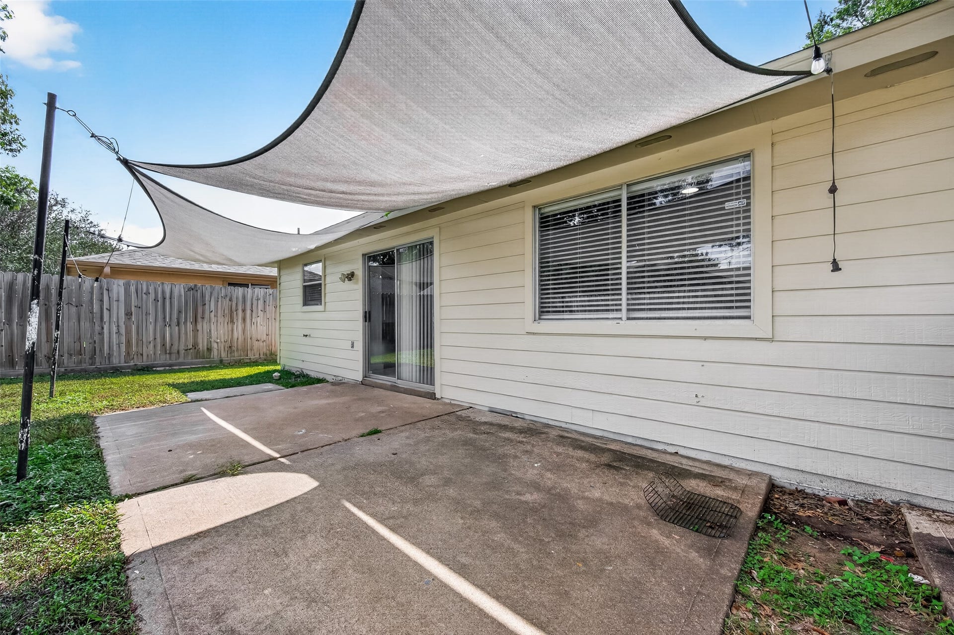 15522 Town Green Drive, Houston, TX 77083 15522 Town Green Drive, Houston, TX 77083