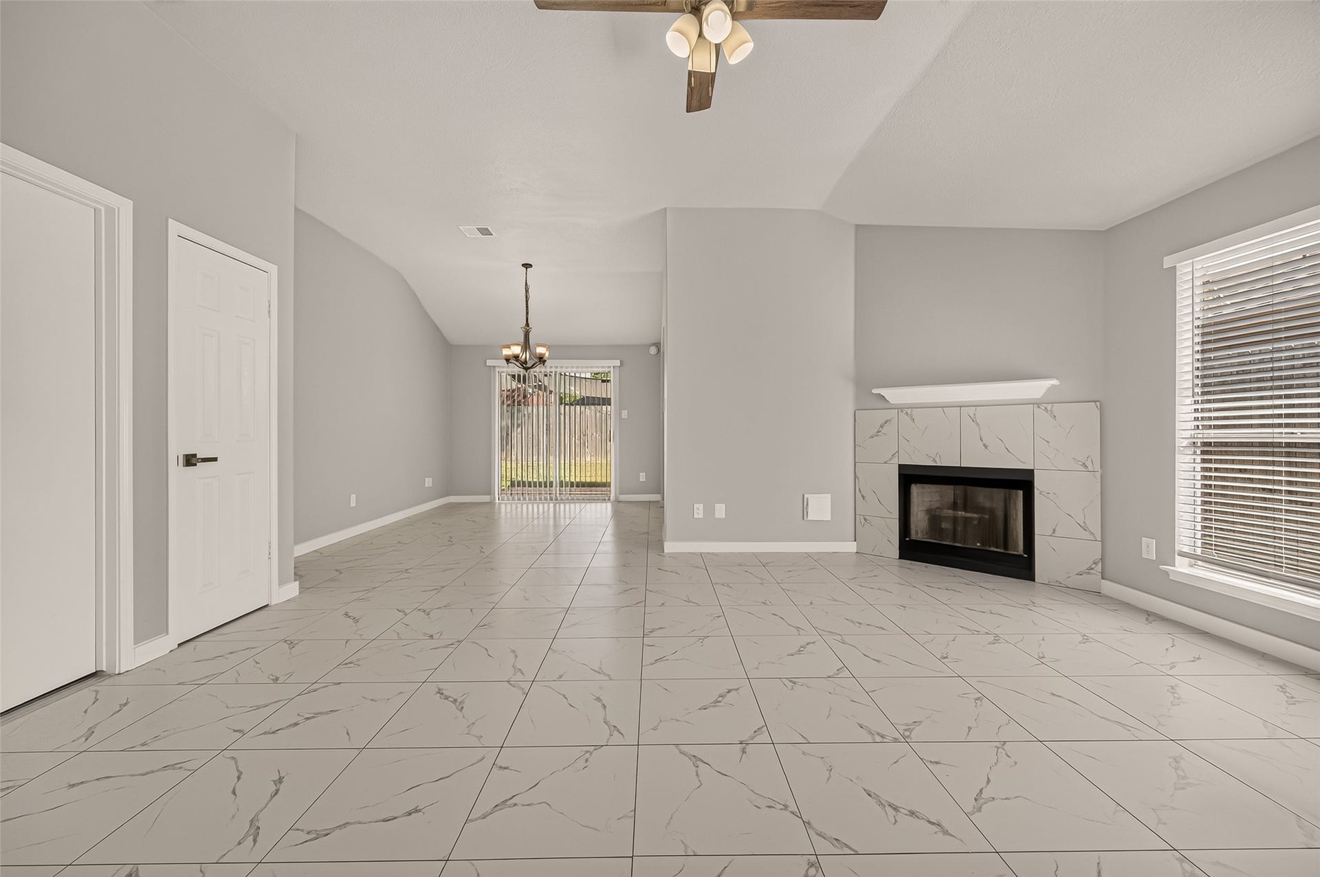 15522 Town Green Drive, Houston, TX 77083 15522 Town Green Drive, Houston, TX 77083