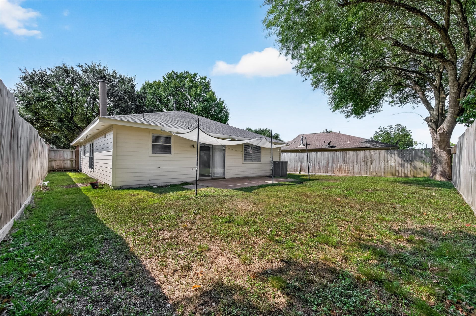 15522 Town Green Drive, Houston, TX 77083 15522 Town Green Drive, Houston, TX 77083