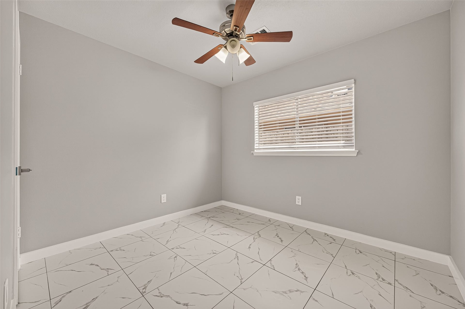 15522 Town Green Drive, Houston, TX 77083 15522 Town Green Drive, Houston, TX 77083