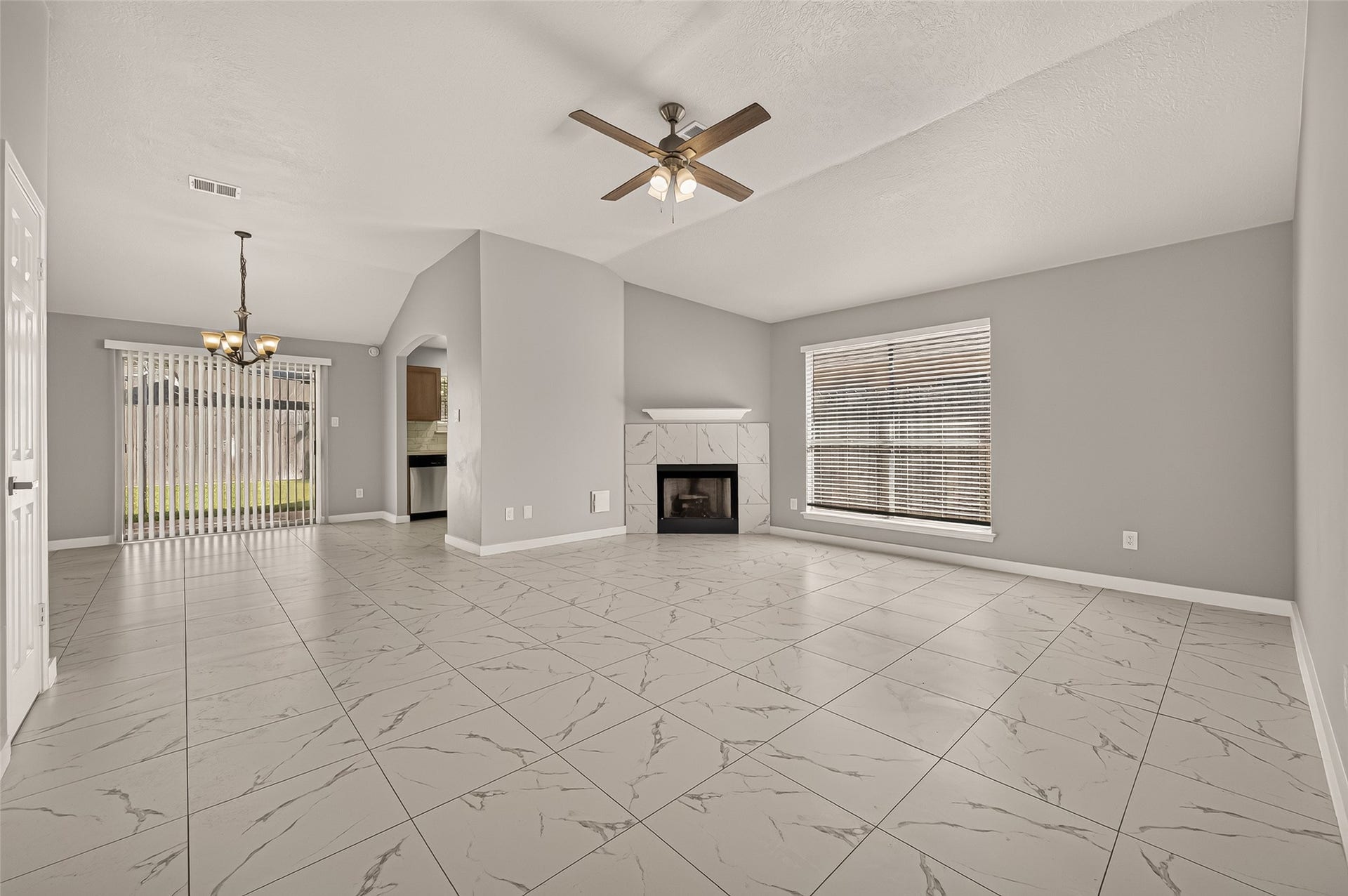 15522 Town Green Drive, Houston, TX 77083 15522 Town Green Drive, Houston, TX 77083