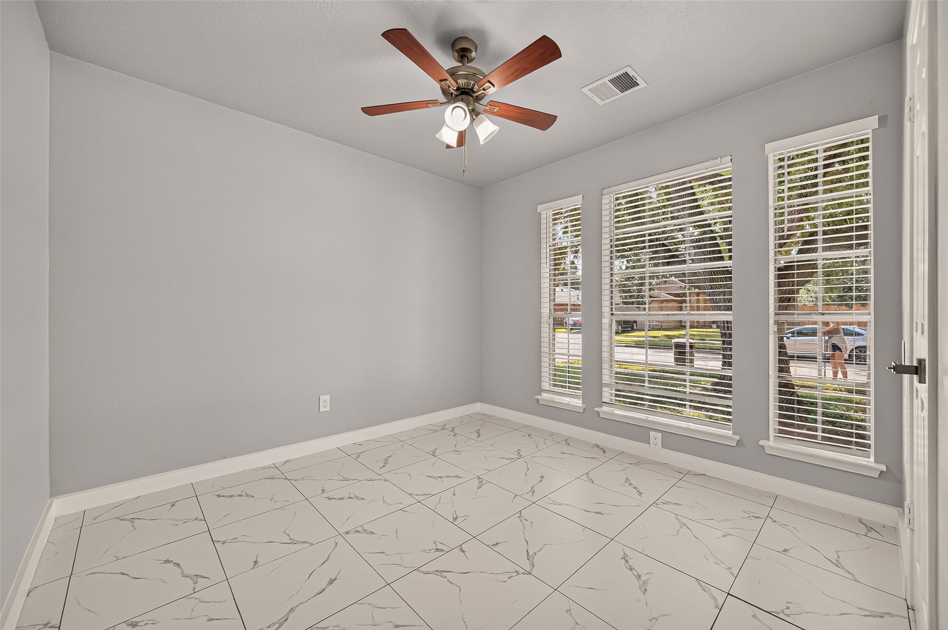 15522 Town Green Drive, Houston, TX 77083 15522 Town Green Drive, Houston, TX 77083