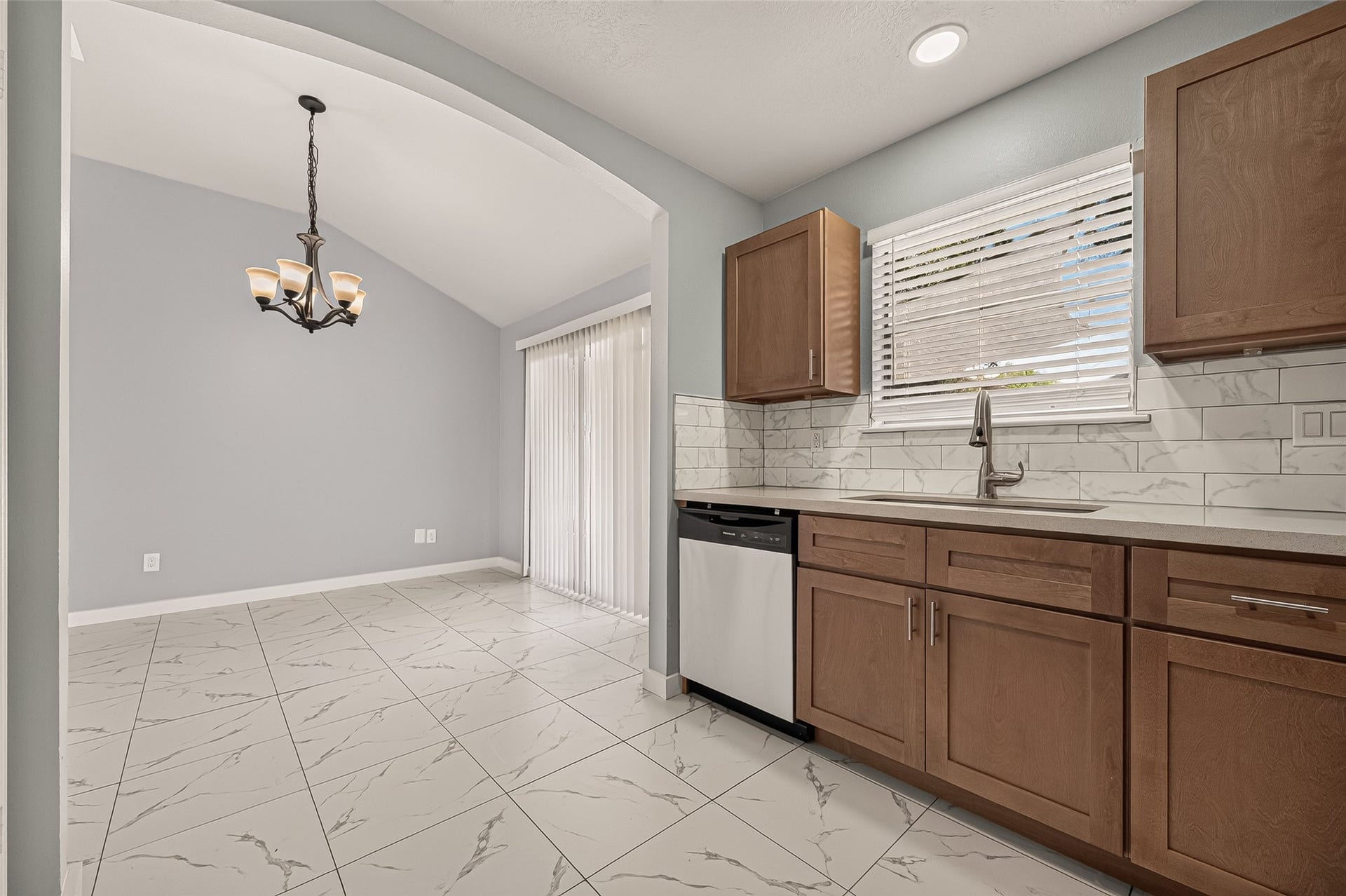 15522 Town Green Drive, Houston, TX 77083 15522 Town Green Drive, Houston, TX 77083