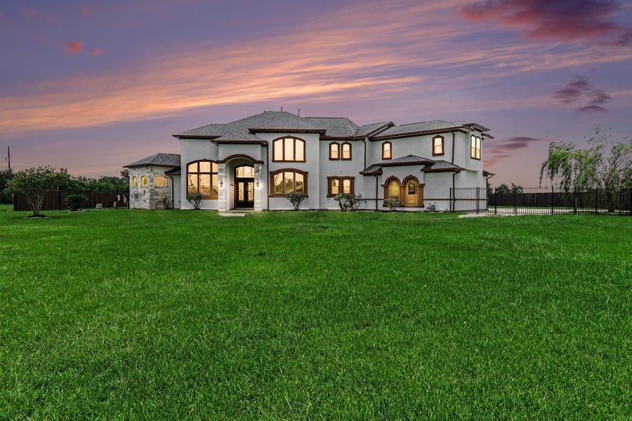 Property photo for 1909 E Archer Road, Baytown, TX